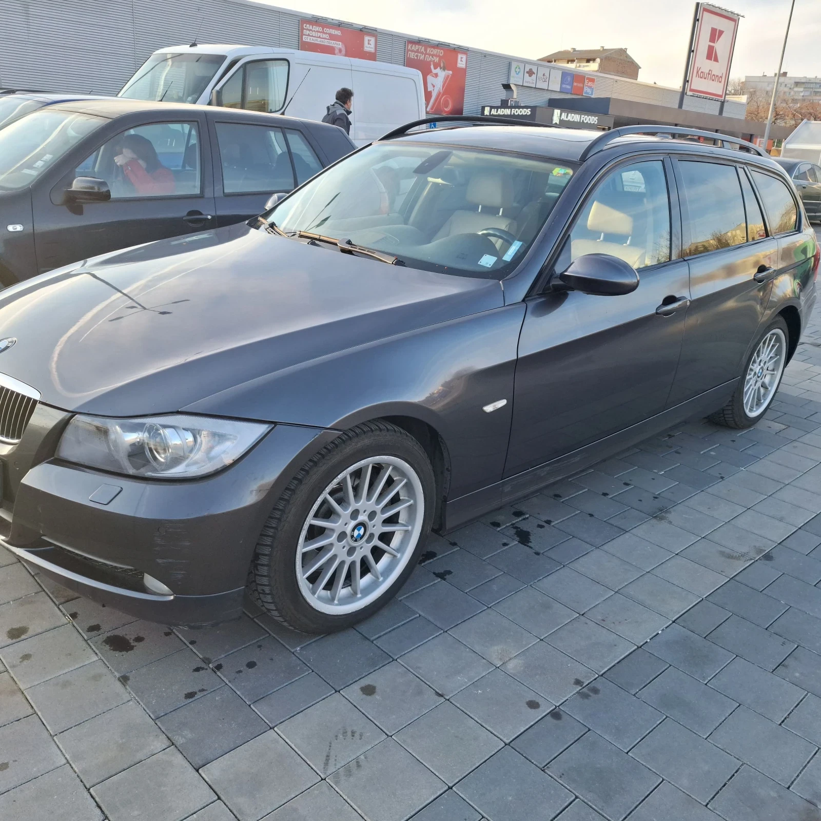 BMW 330, снимка 7 - Автомобили и джипове - 53773147