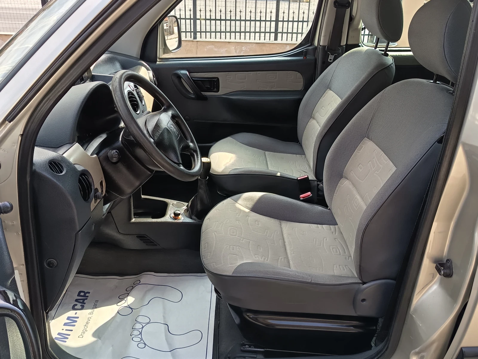 Peugeot Partner 1.4i 83х.км, снимка 8 - Автомобили и джипове - 53876622