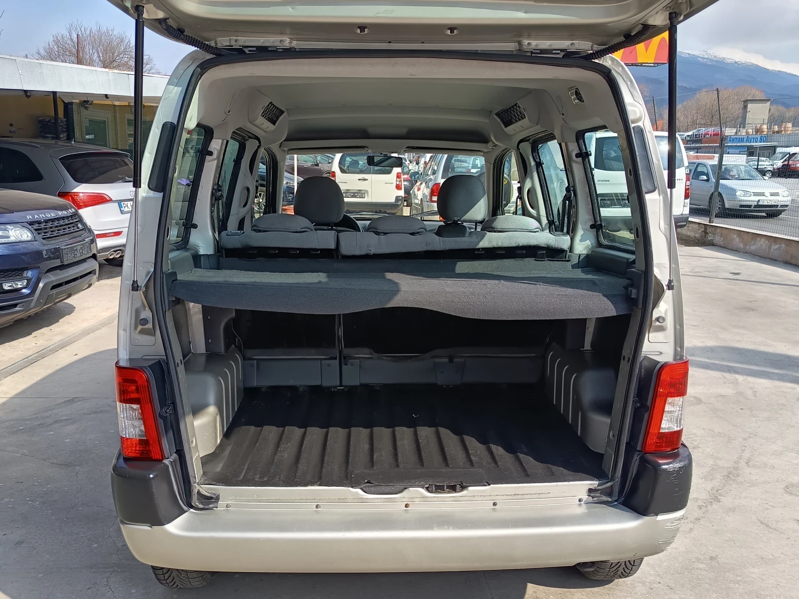 Peugeot Partner 1.4i 83х.км, снимка 12 - Автомобили и джипове - 53876622