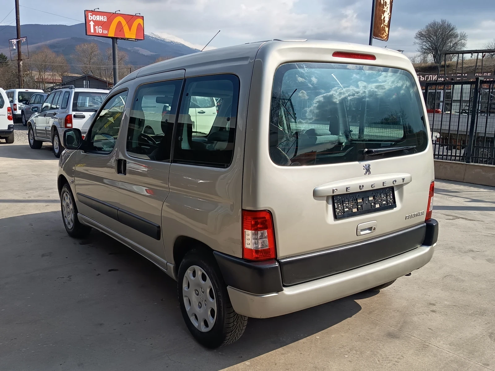 Peugeot Partner 1.4i 83х.км, снимка 6 - Автомобили и джипове - 53876622