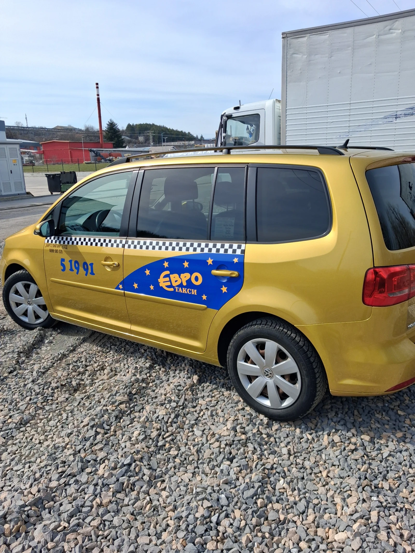 VW Touran, снимка 5 - Автомобили и джипове - 53878713