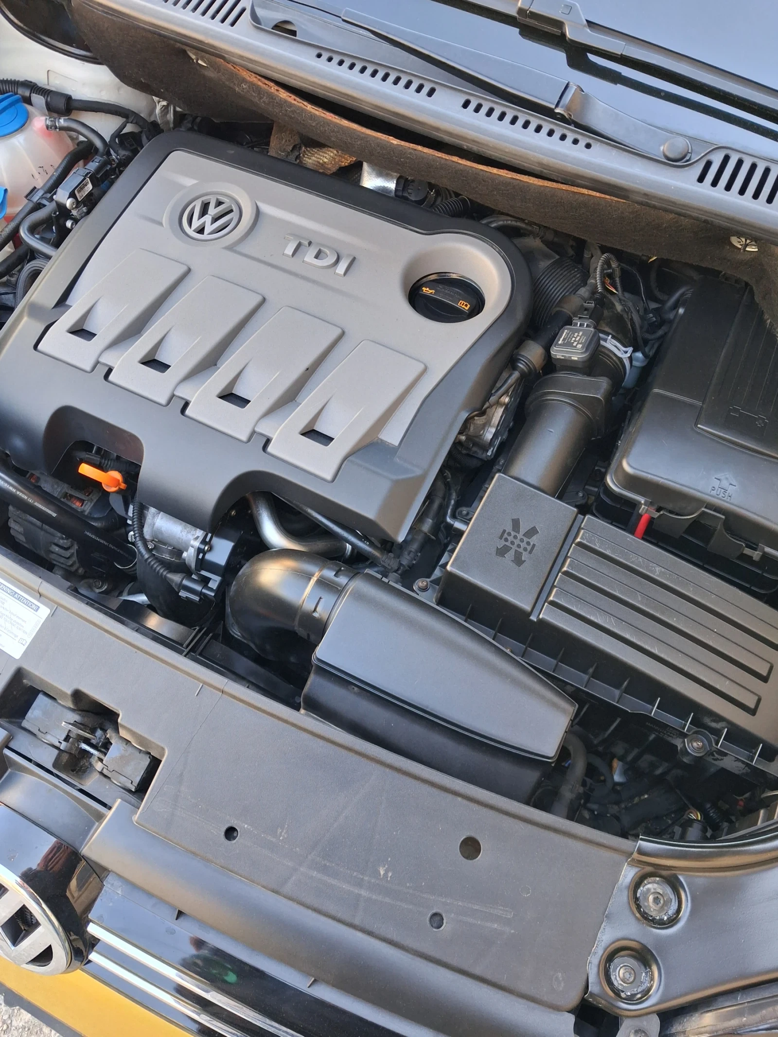 VW Touran, снимка 11 - Автомобили и джипове - 53878713