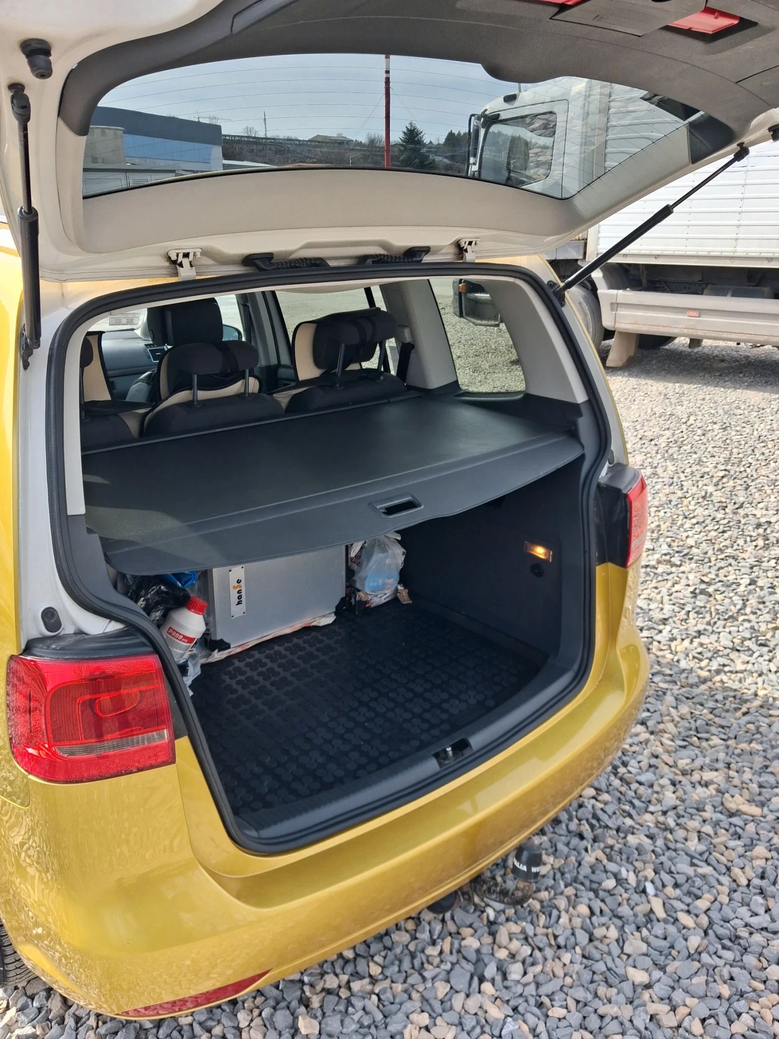 VW Touran, снимка 6 - Автомобили и джипове - 53878713