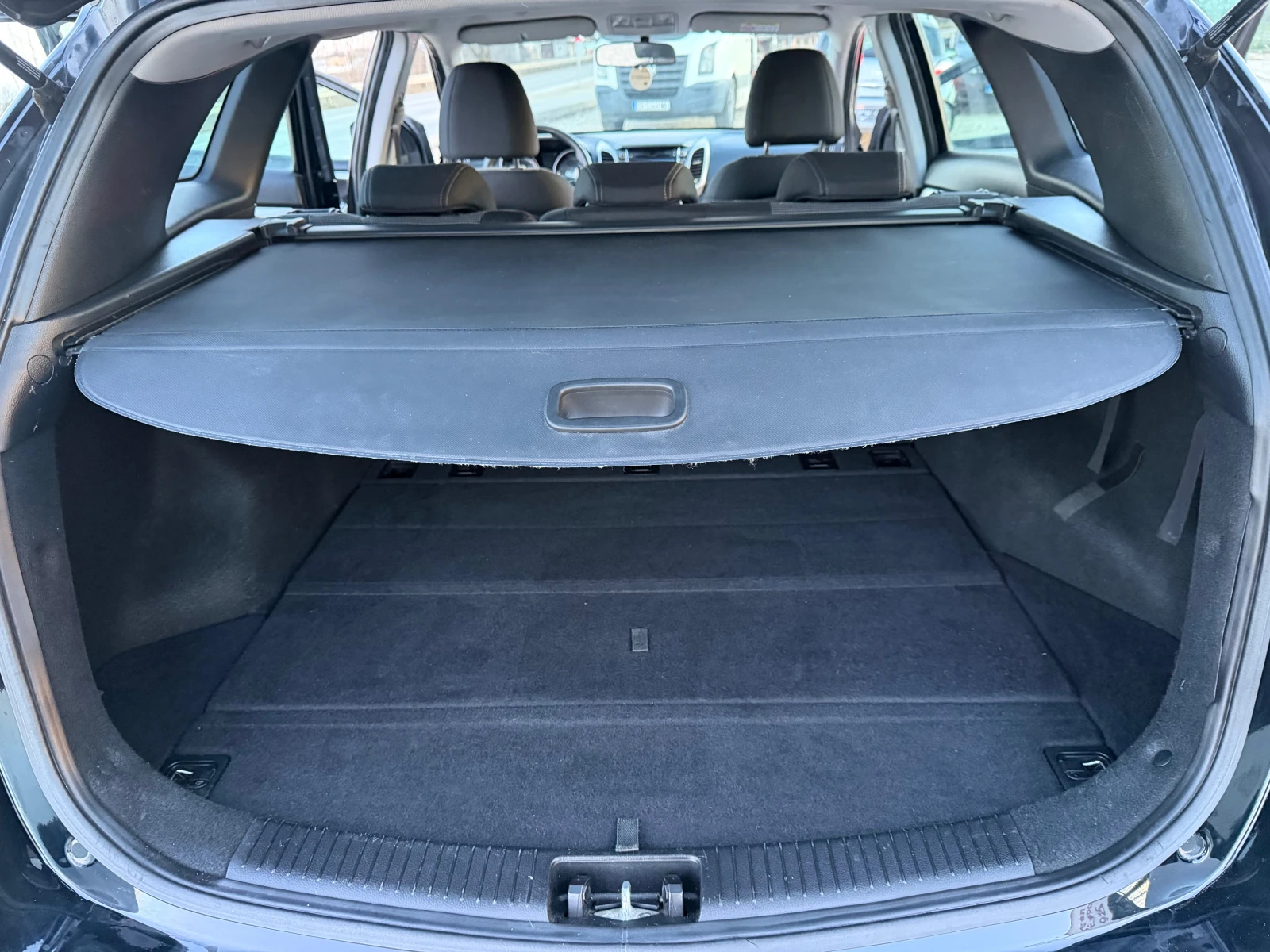 Hyundai I30 SW-1.4CRDi/90p.s-Navi/Euro 5!!!, снимка 13 - Автомобили и джипове - 53892498