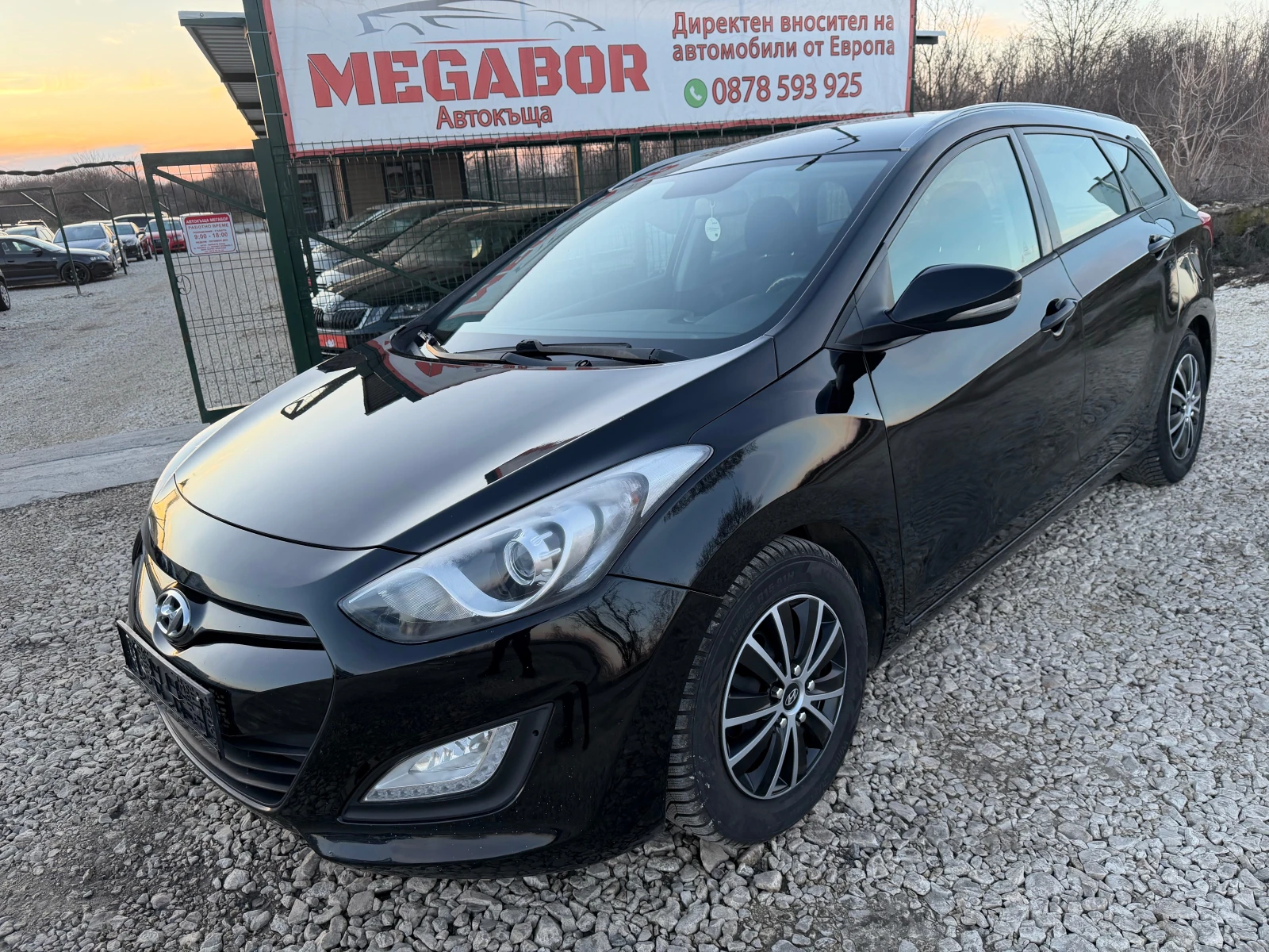 Hyundai I30 SW-1.4CRDi/90p.s-Navi/Euro 5!!!, снимка 5 - Автомобили и джипове - 53892498