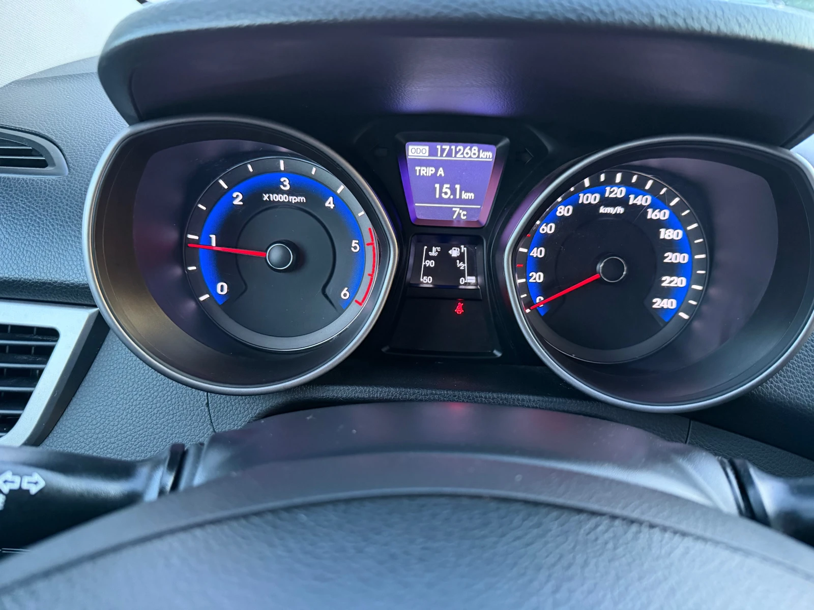 Hyundai I30 SW-1.4CRDi/90p.s-Navi/Euro 5!!!, снимка 16 - Автомобили и джипове - 53892498