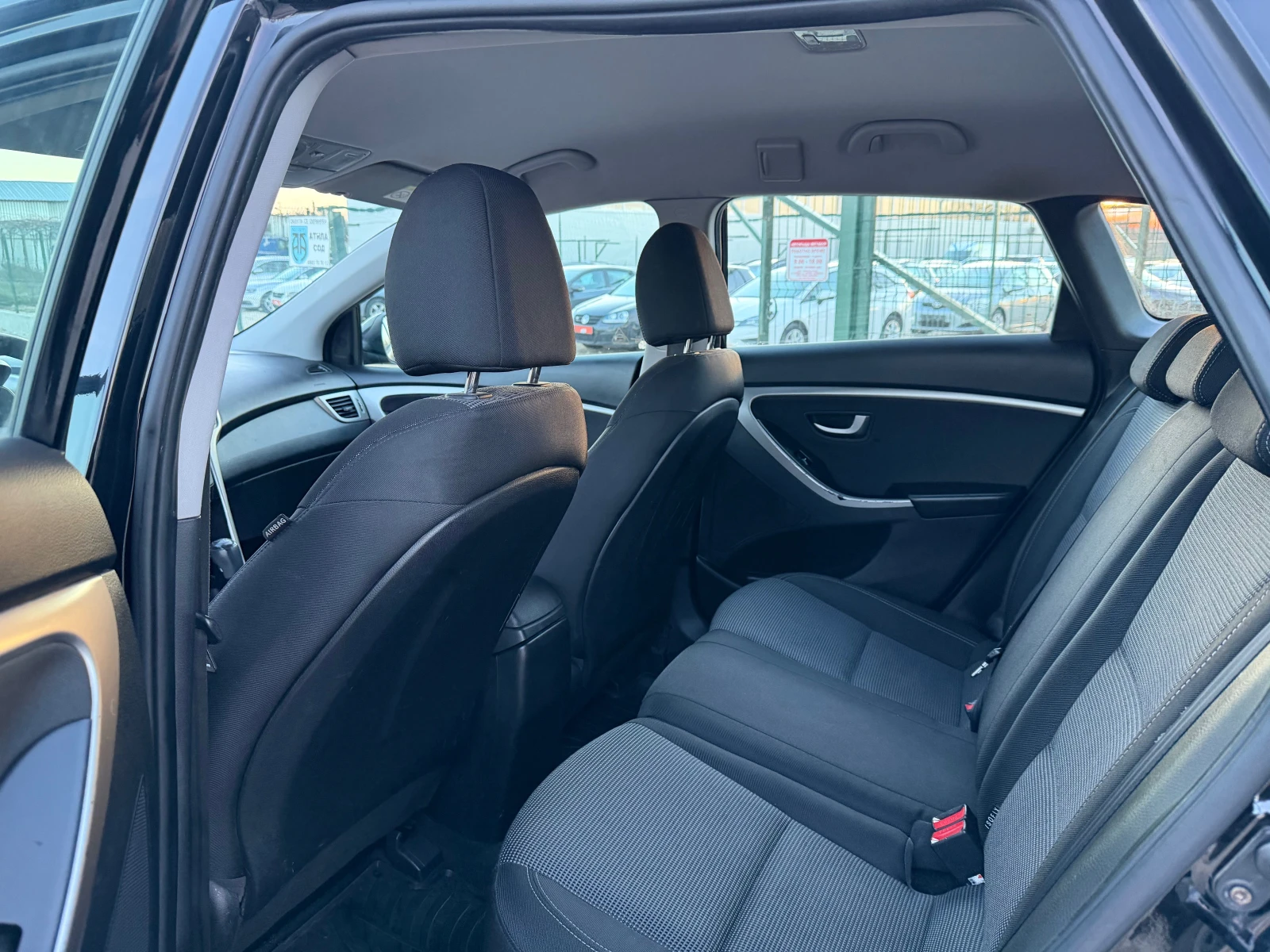 Hyundai I30 SW-1.4CRDi/90p.s-Navi/Euro 5!!!, снимка 10 - Автомобили и джипове - 53892498