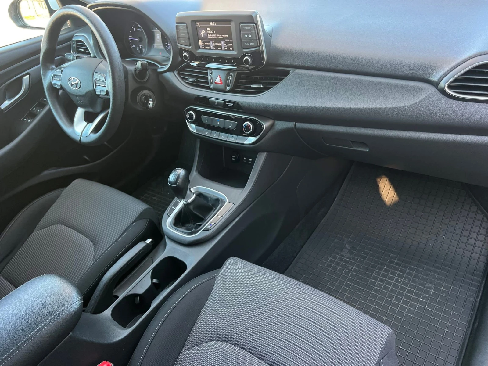 Hyundai I30 1.6CRDI FACELIFT/KLIMATRONIK/6sk/UNIKAT | Mobile.bg � ����������� 12