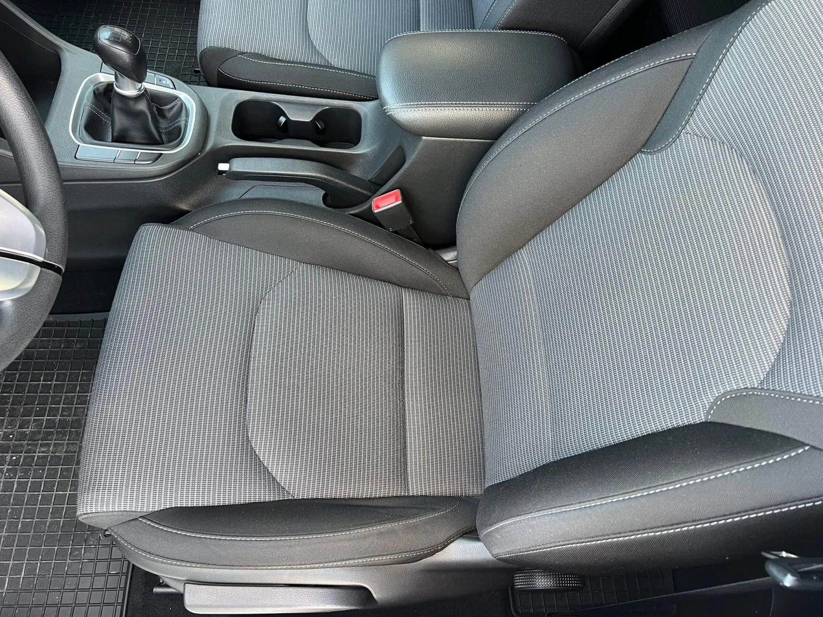 Hyundai I30 1.6CRDI FACELIFT/KLIMATRONIK/6sk/UNIKAT | Mobile.bg � ����������� 10