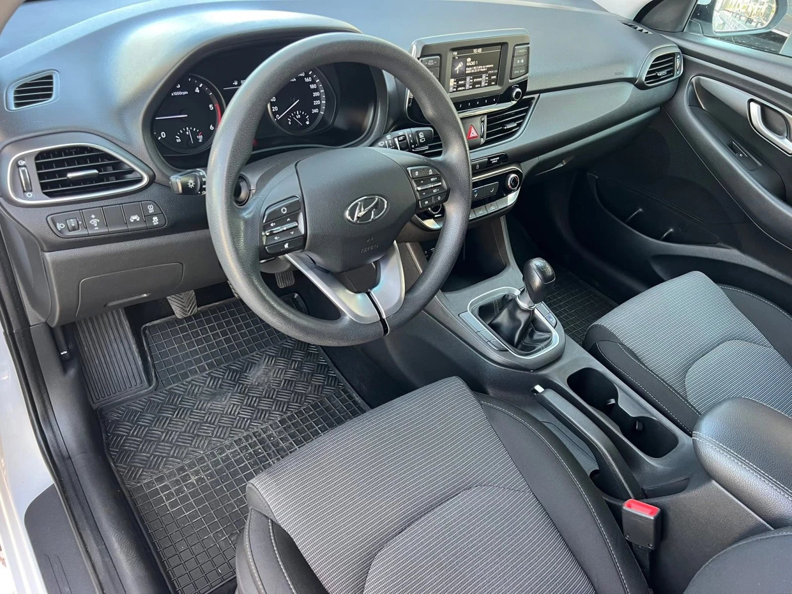 Hyundai I30 1.6CRDI FACELIFT/KLIMATRONIK/6sk/UNIKAT | Mobile.bg � ����������� 9