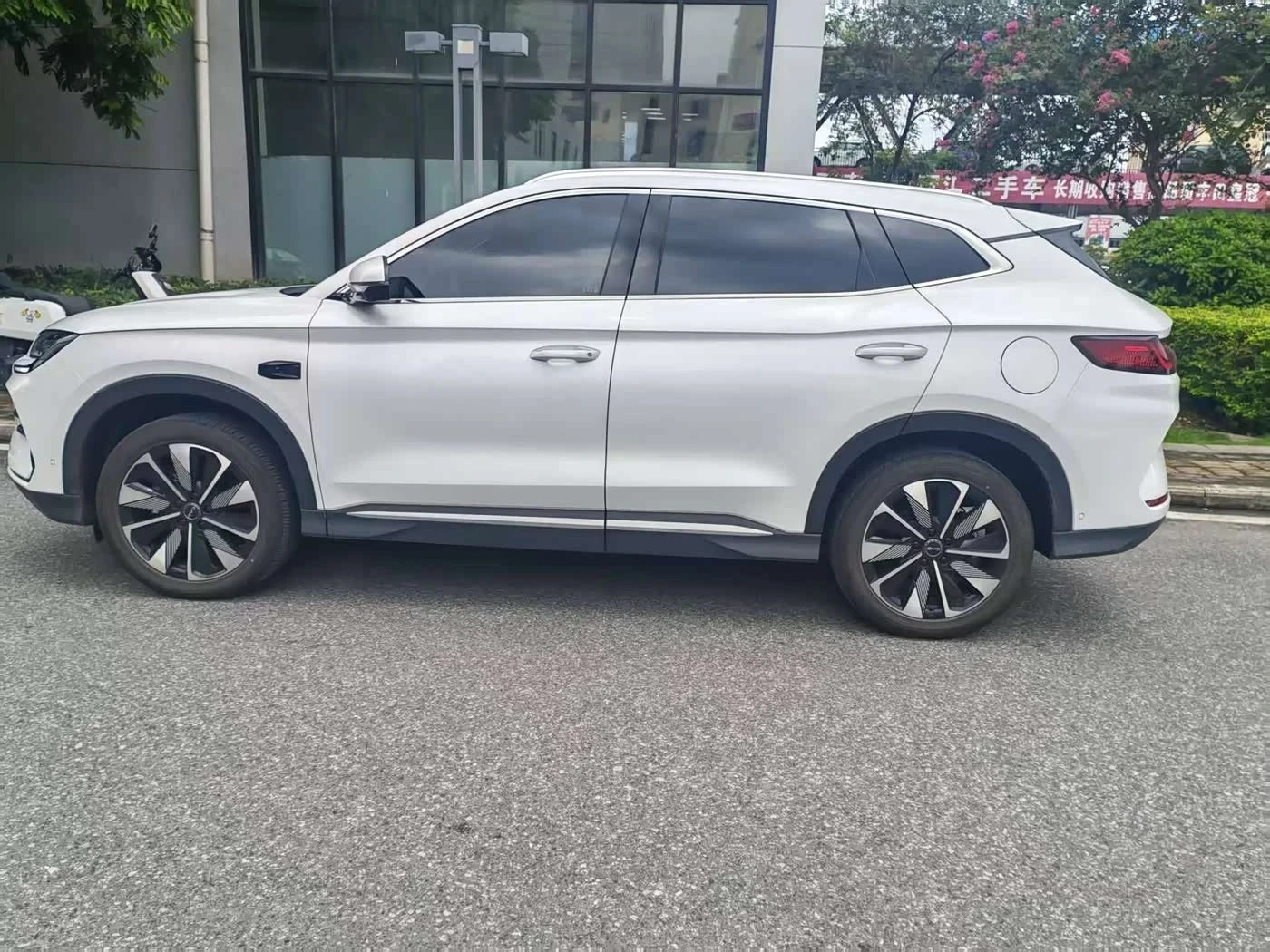 BYD Seal PLUS Smart Driving Edition 520 km autogeorge.com, снимка 3 - Автомобили и джипове - 55134552