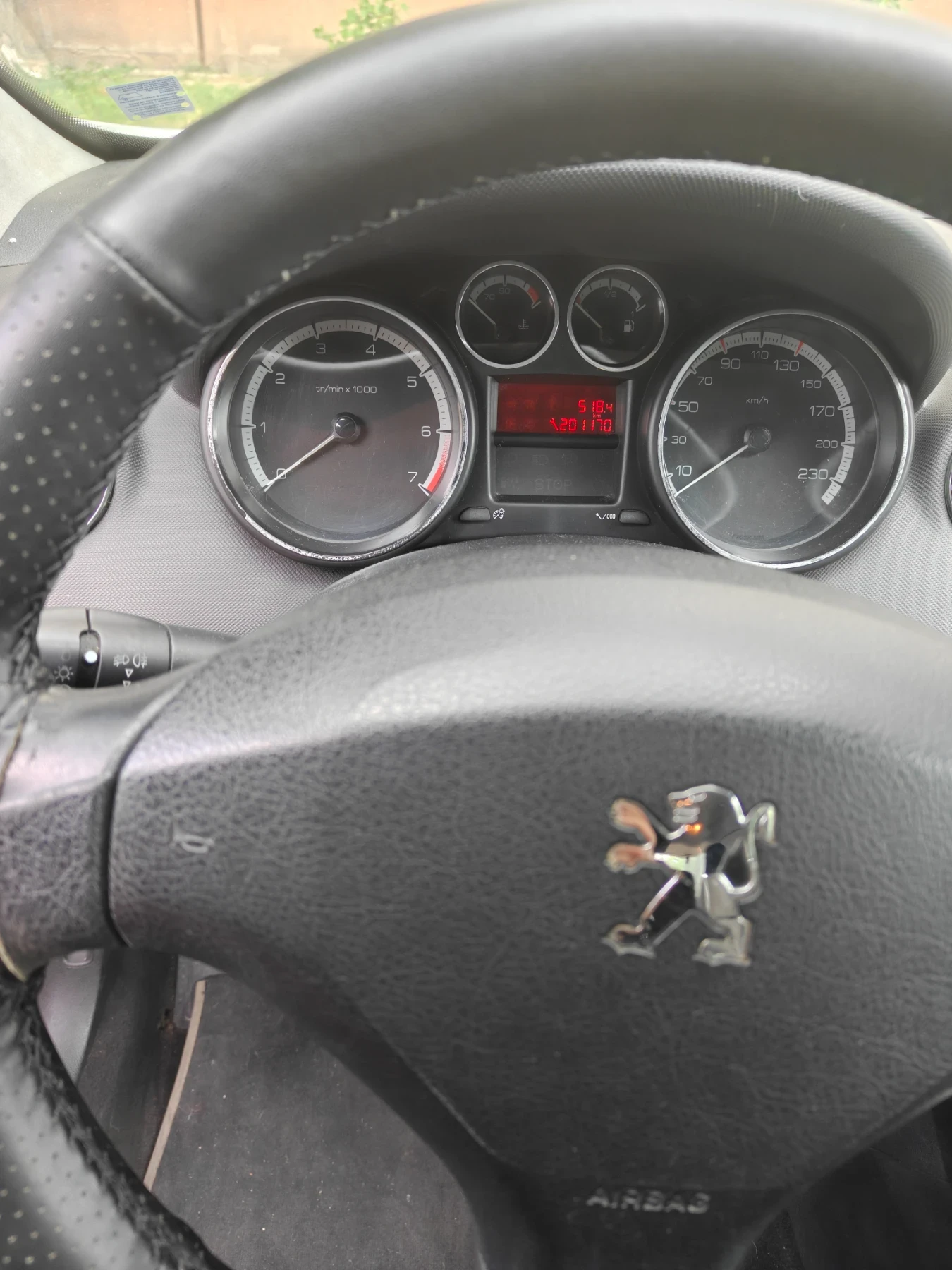 Peugeot 308 1.4, снимка 9 - Автомобили и джипове - 55185254