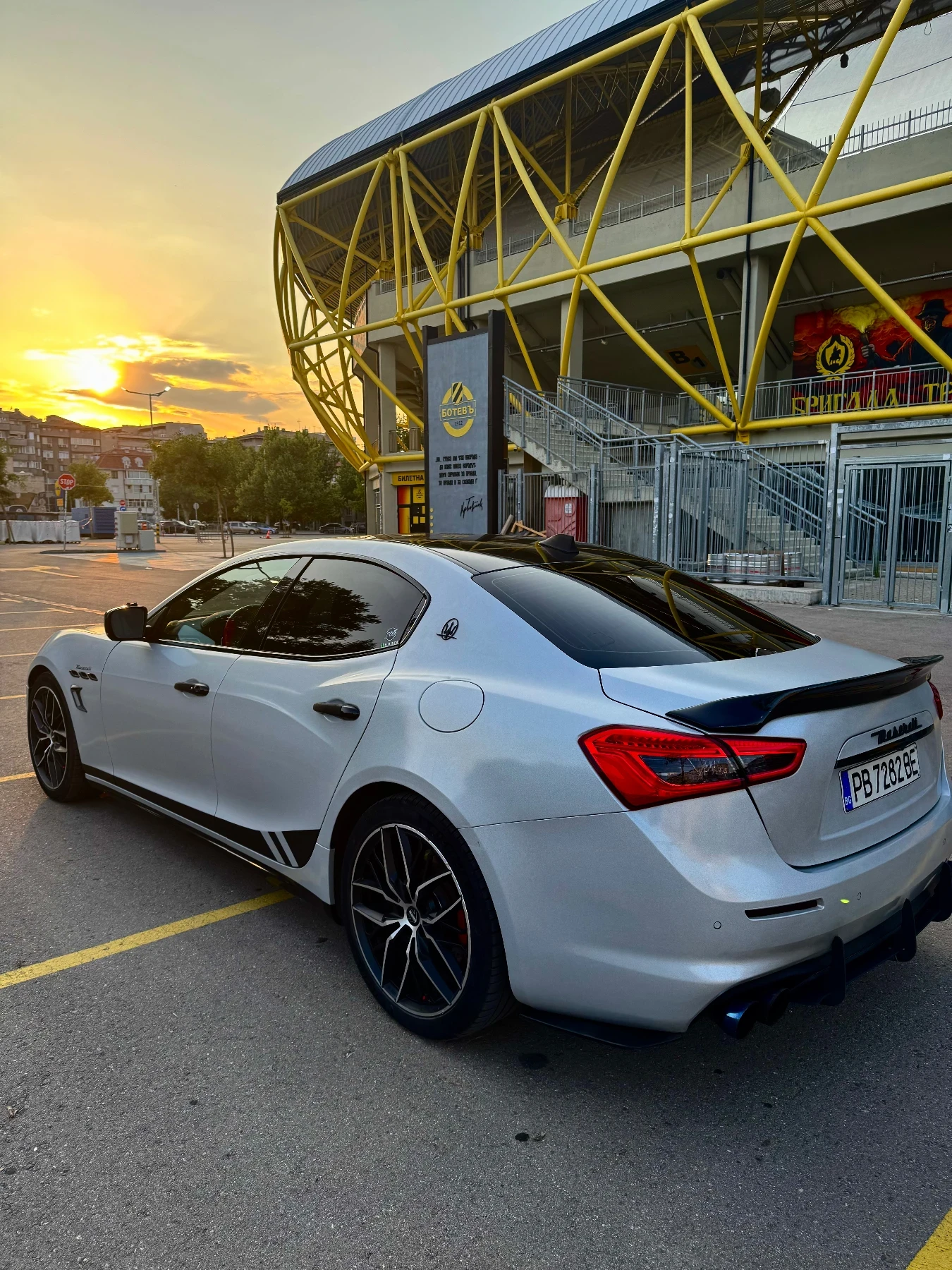 Maserati Ghibli SQ4 /ЛИЗИНГ/БАРТЕР, снимка 6 - Автомобили и джипове - 55392393