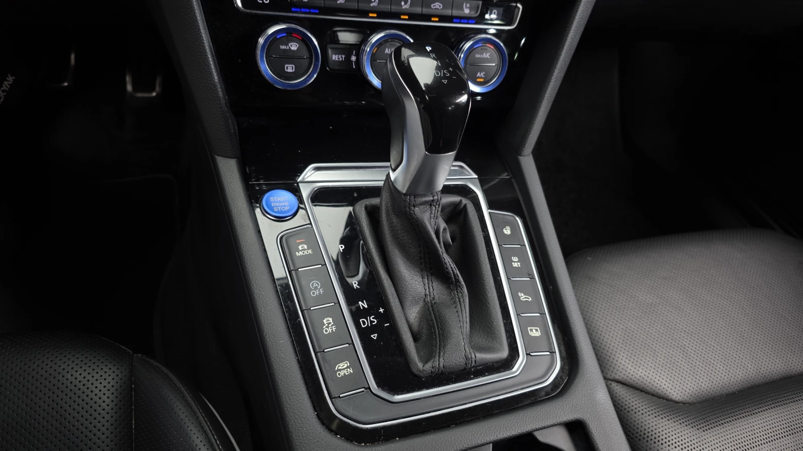 VW Arteon 2.0 TDI* ЕЛ. БАГАЖНИК* 360* BLIND SPOT* ЛЮК* КРАЙН, снимка 9 - Автомобили и джипове - 55983902