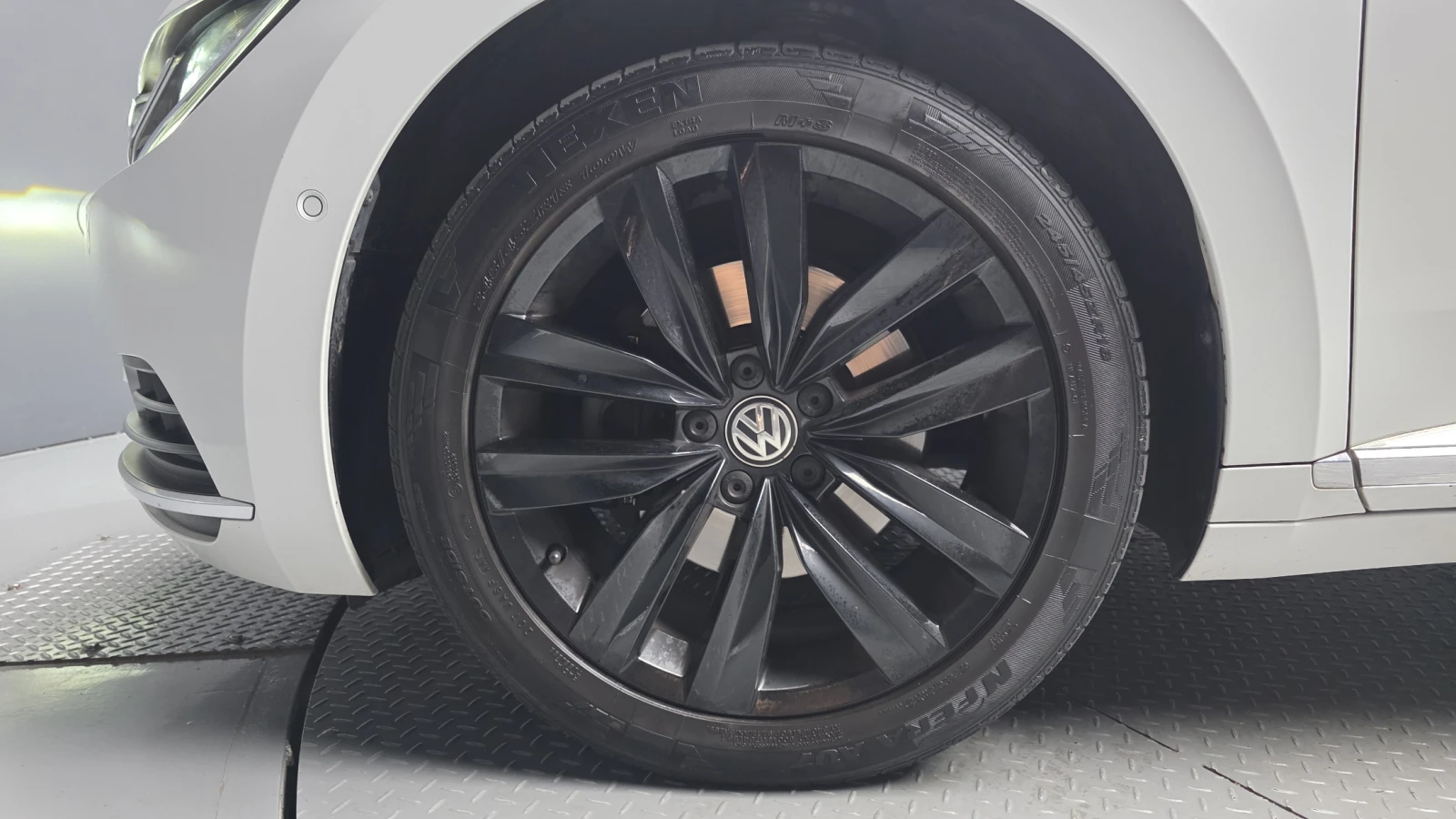 VW Arteon 2.0 TDI* ЕЛ. БАГАЖНИК* 360* BLIND SPOT* ЛЮК* КРАЙН, снимка 5 - Автомобили и джипове - 55983902