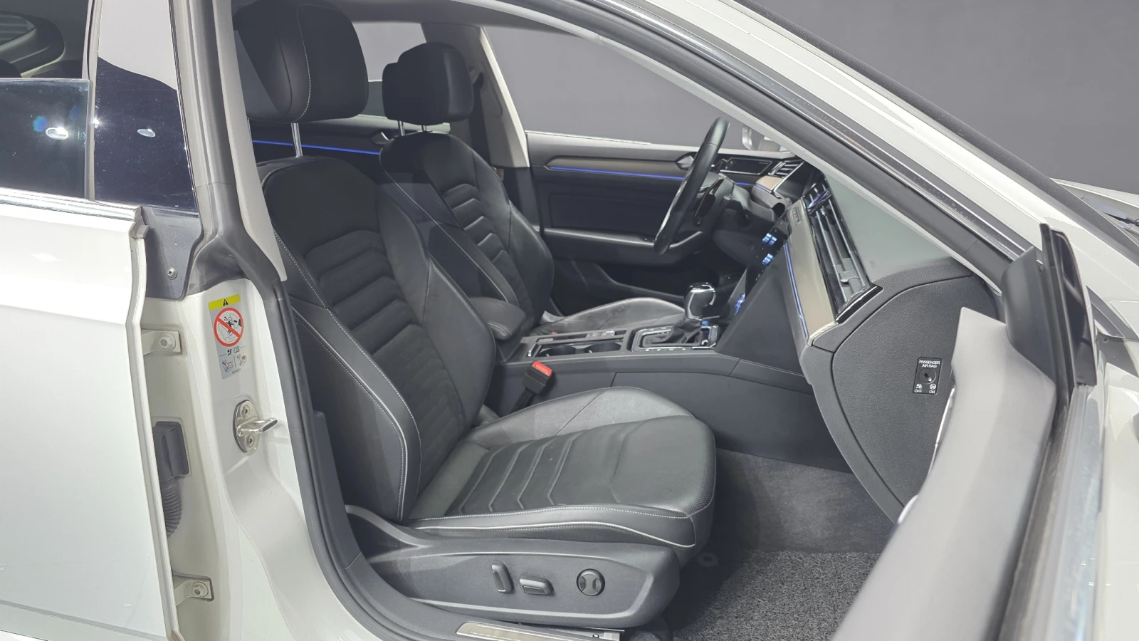 VW Arteon 2.0 TDI* ЕЛ. БАГАЖНИК* 360* BLIND SPOT* ЛЮК* КРАЙН, снимка 11 - Автомобили и джипове - 55983902