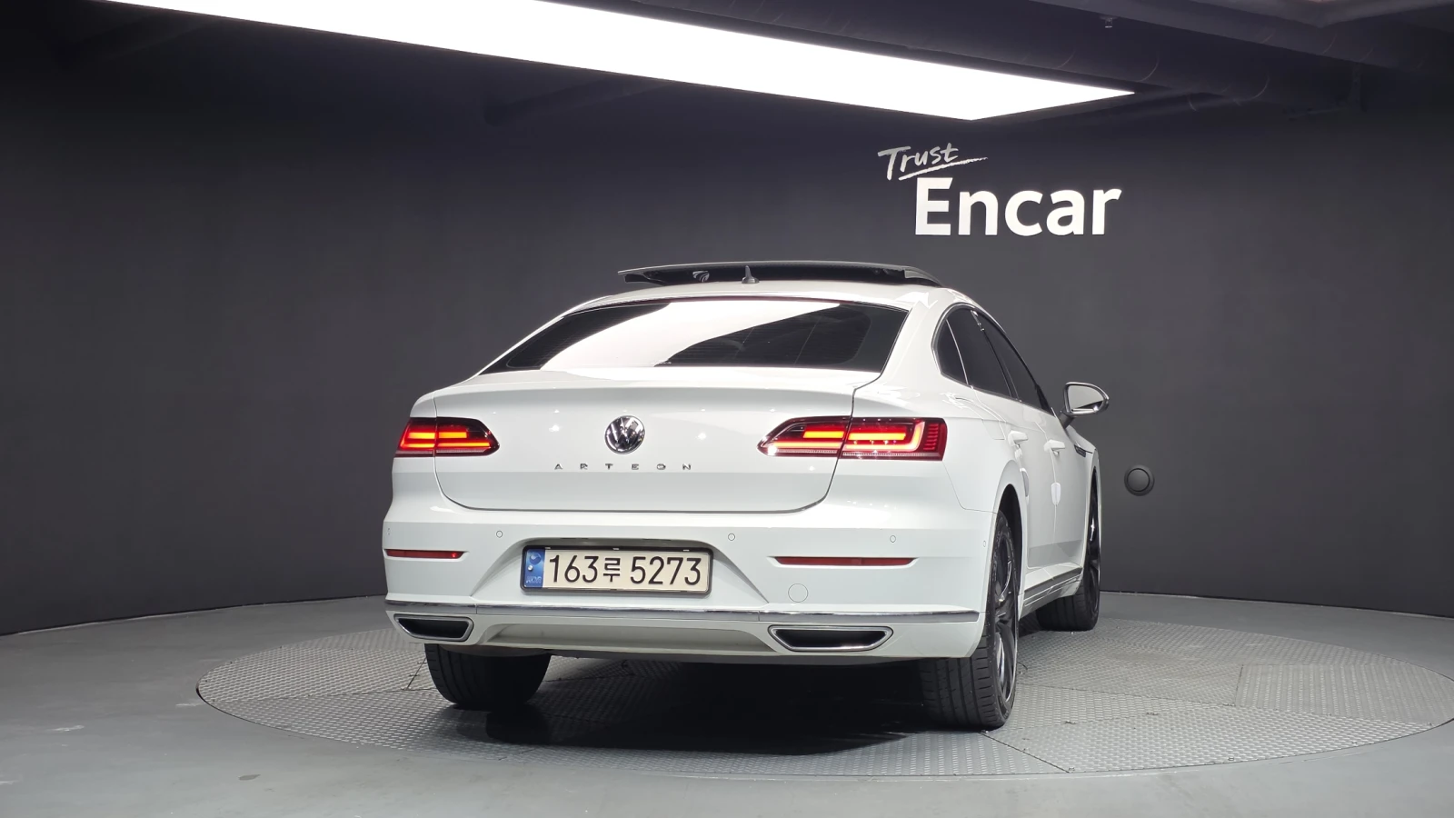 VW Arteon 2.0 TDI* ЕЛ. БАГАЖНИК* 360* BLIND SPOT* ЛЮК* КРАЙН, снимка 4 - Автомобили и джипове - 55983902