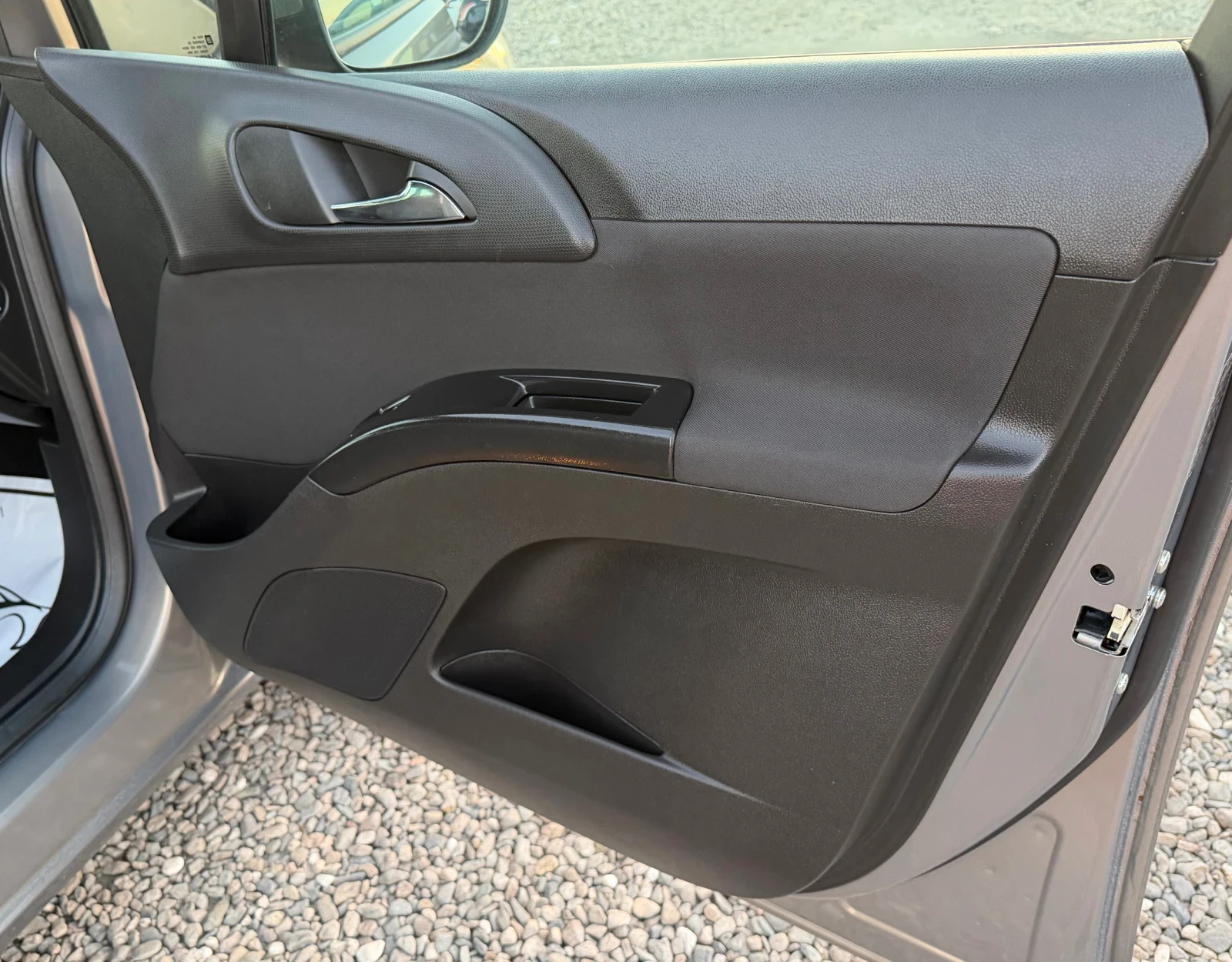 Opel Meriva 1.4* 120кс* ГАЗ, снимка 12 - Автомобили и джипове - 55999019