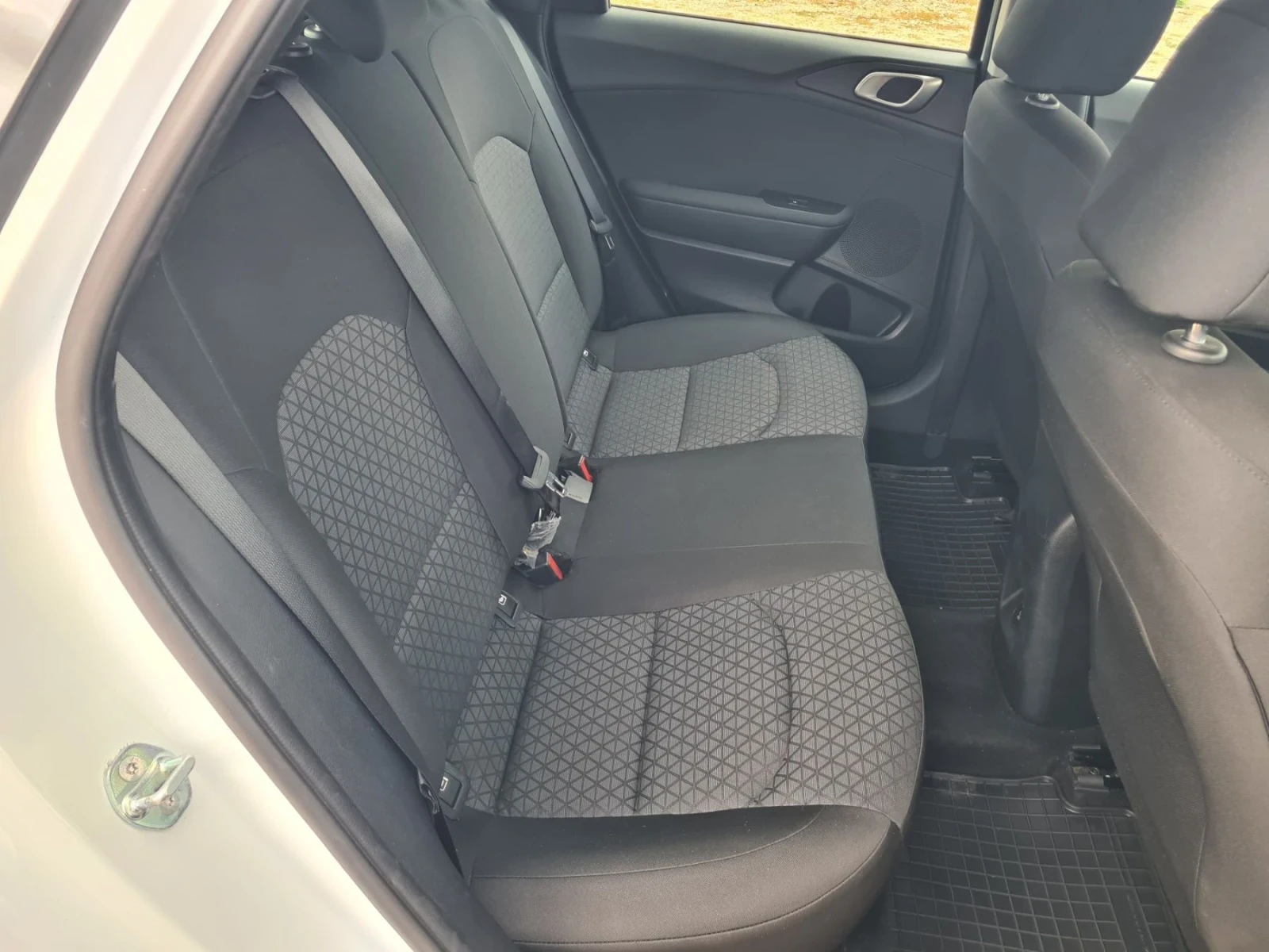 Kia Ceed 1.5i Automatic, 12.2023 �. ��������  | Mobile.bg � ����������� 14