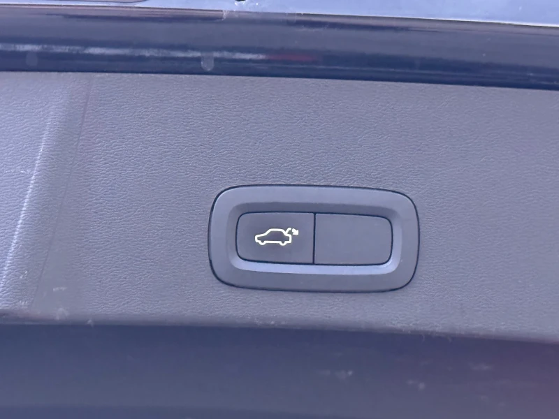 Volvo XC40 D3 2.0D 150 HP AUTOMATIC INSCRIPTION 2019 Г., снимка 15 - Автомобили и джипове - 52481845