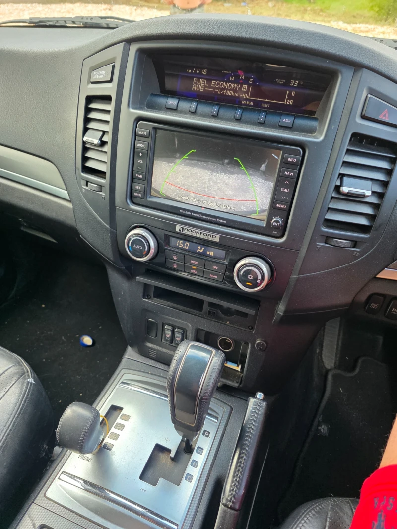 Mitsubishi Pajero 3.2 дизел автоматик 134кс, снимка 8 - Автомобили и джипове - 53068077