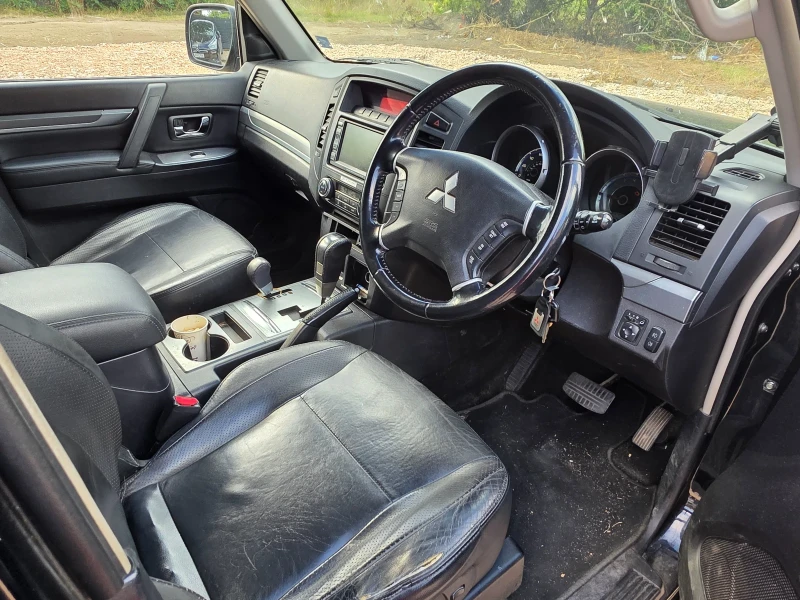 Mitsubishi Pajero 3.2 дизел автоматик 134кс, снимка 6 - Автомобили и джипове - 53068077