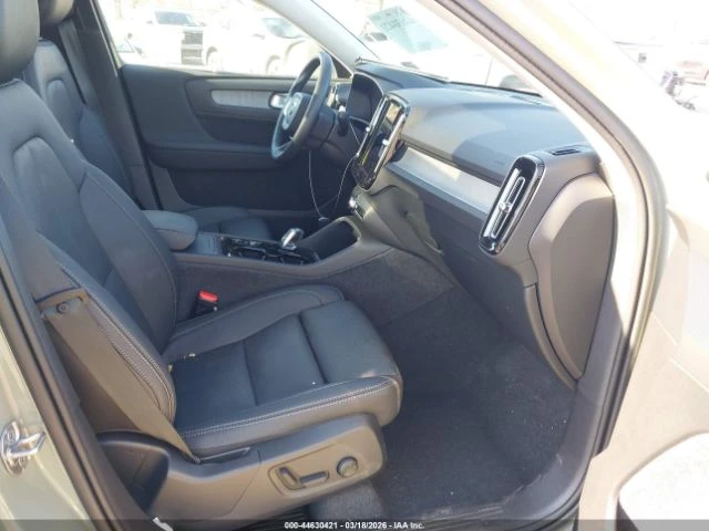 Volvo XC40 * B5 PLUS* BRIGHT THEME* , снимка 5 - Автомобили и джипове - 55007509
