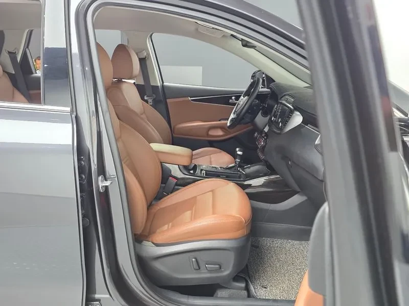 Kia Sorento 2.2 4Wd, снимка 11 - Автомобили и джипове - 56360590