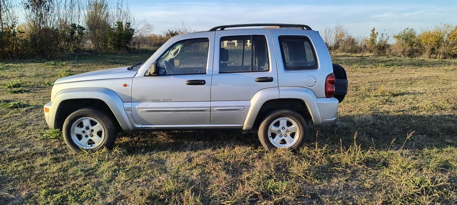 Jeep Cherokee  - изображение 2