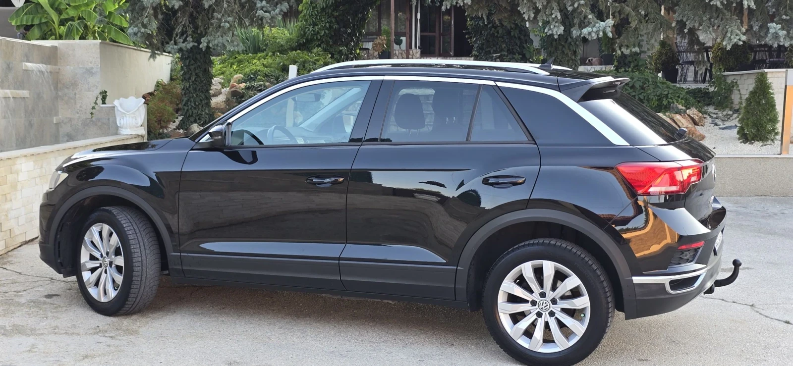VW T-Roc Напълно обслужен автомобил - изображение 7