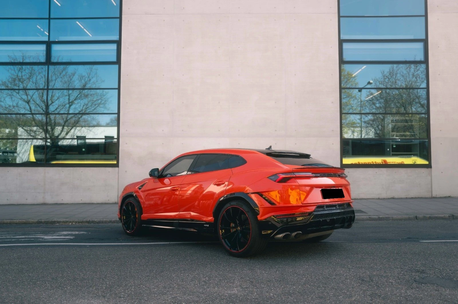 Lamborghini Urus S/ CERAMIC/CARBON/AKRAPOVIC/4-SEATS/ B&O/PANO/ 23/ - изображение 4