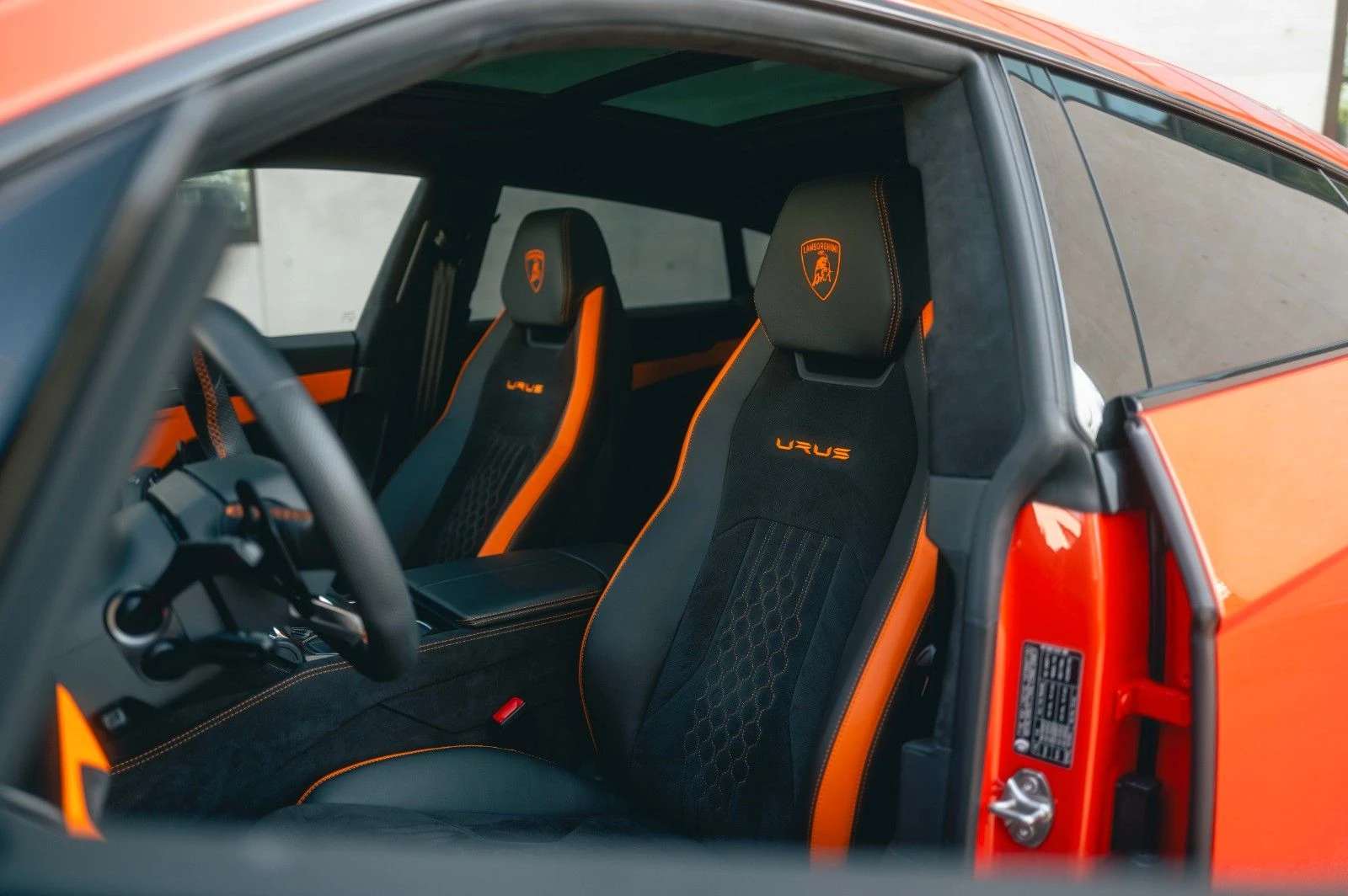Lamborghini Urus S/ CERAMIC/CARBON/AKRAPOVIC/4-SEATS/ B&O/PANO/ 23/ - изображение 7