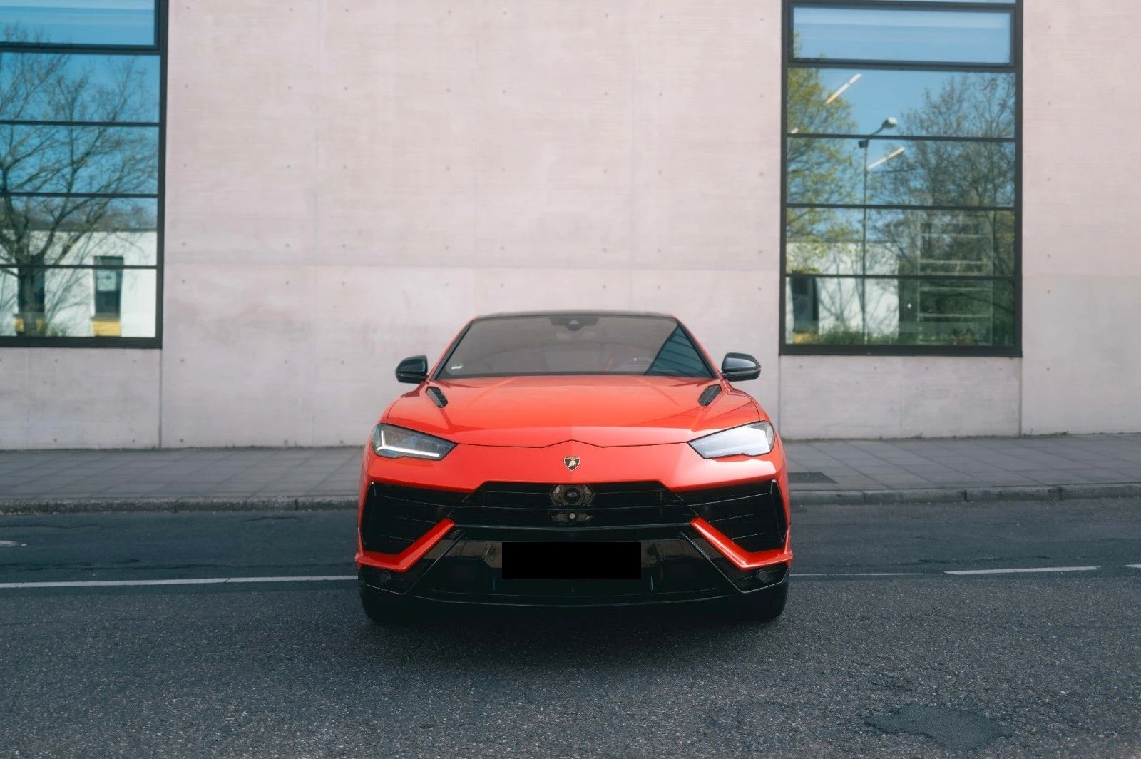 Lamborghini Urus S/ CERAMIC/CARBON/AKRAPOVIC/4-SEATS/ B&O/PANO/ 23/ - изображение 2