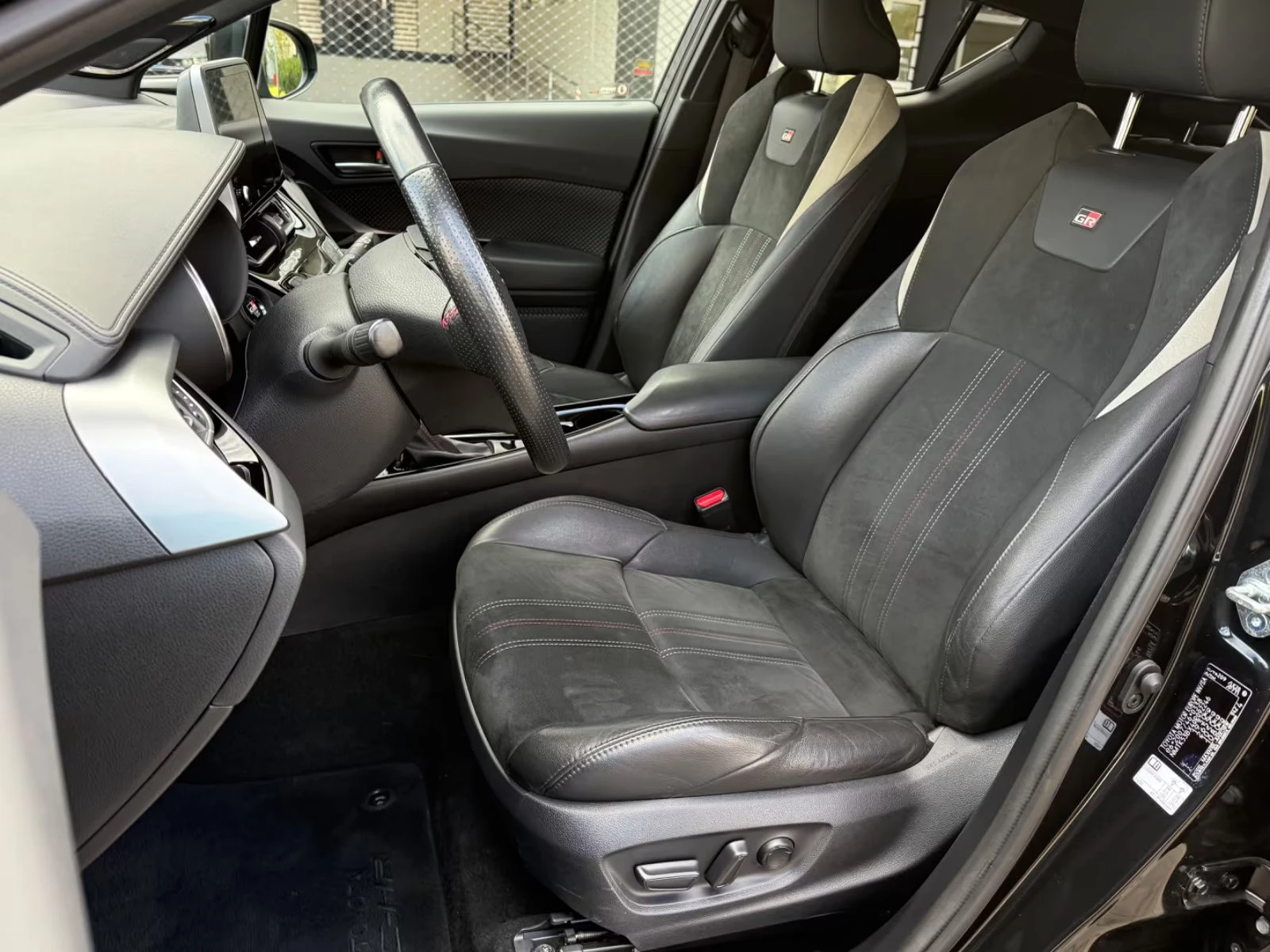 Toyota C-HR GR-SPORT/184HP/BLACK-EDITION/ACC/BSA/CPLAY/894f - изображение 10