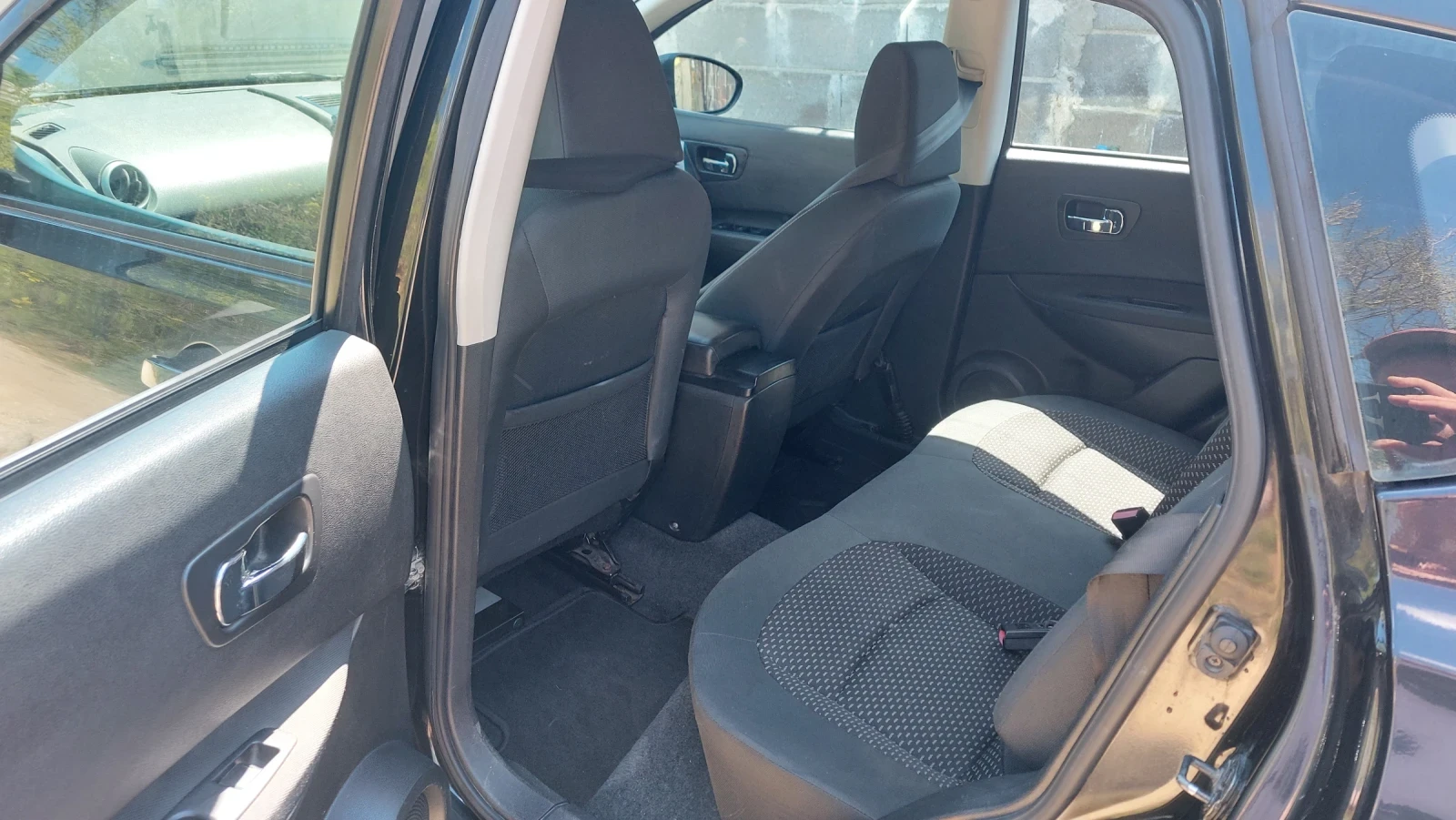 Nissan Qashqai 1, 5 дизел, снимка 10 - Автомобили и джипове - 54311125