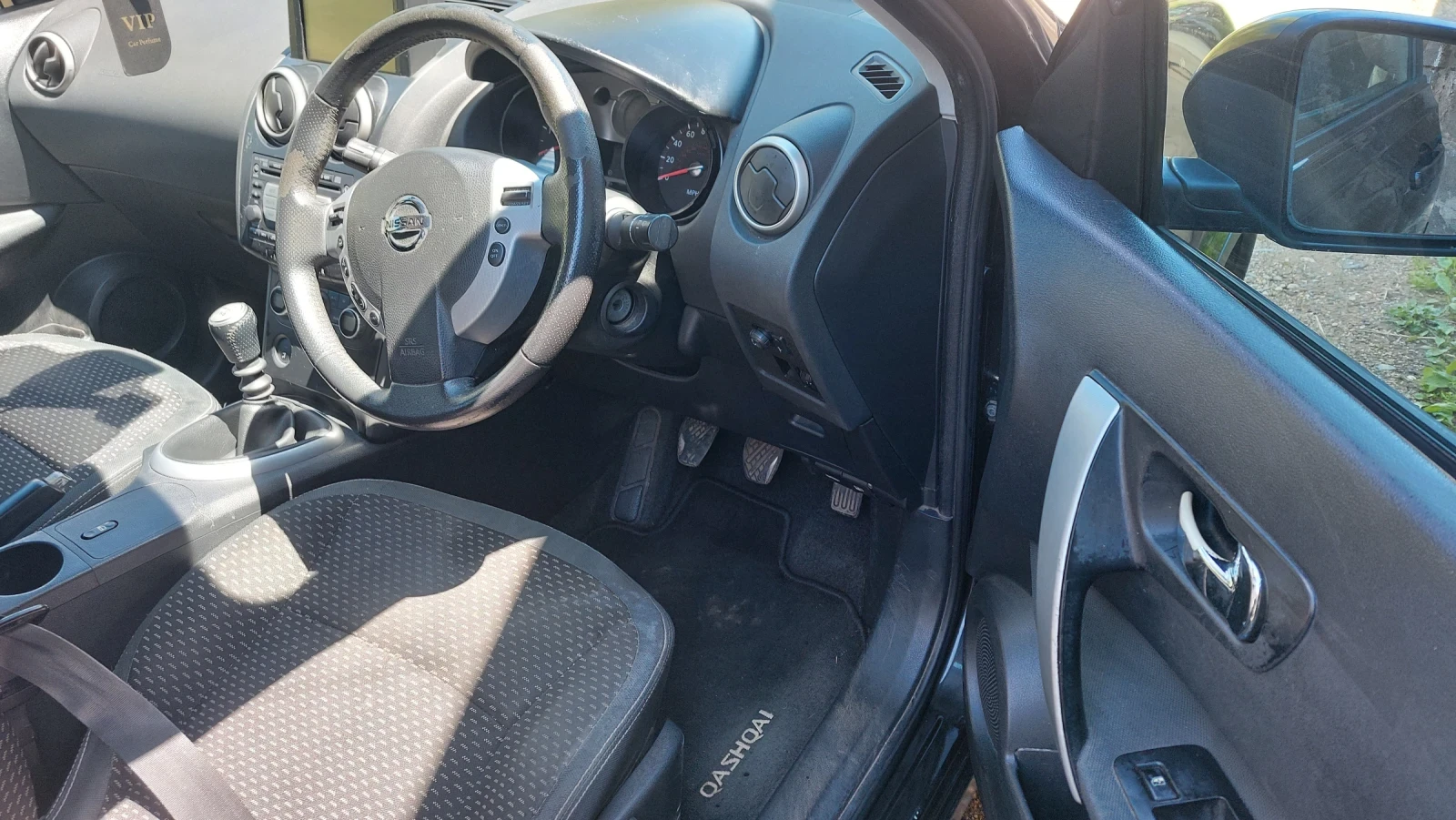 Nissan Qashqai 1, 5 дизел, снимка 8 - Автомобили и джипове - 54311125