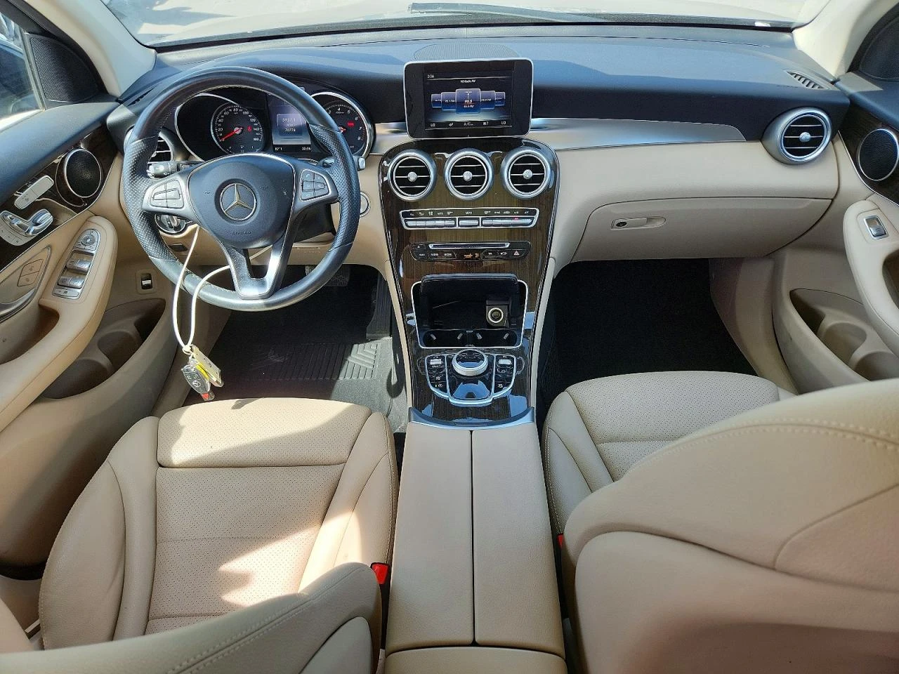 Mercedes-Benz GLC 300 4Matic* Памет* Подгрев, снимка 7 - Автомобили и джипове - 54368737