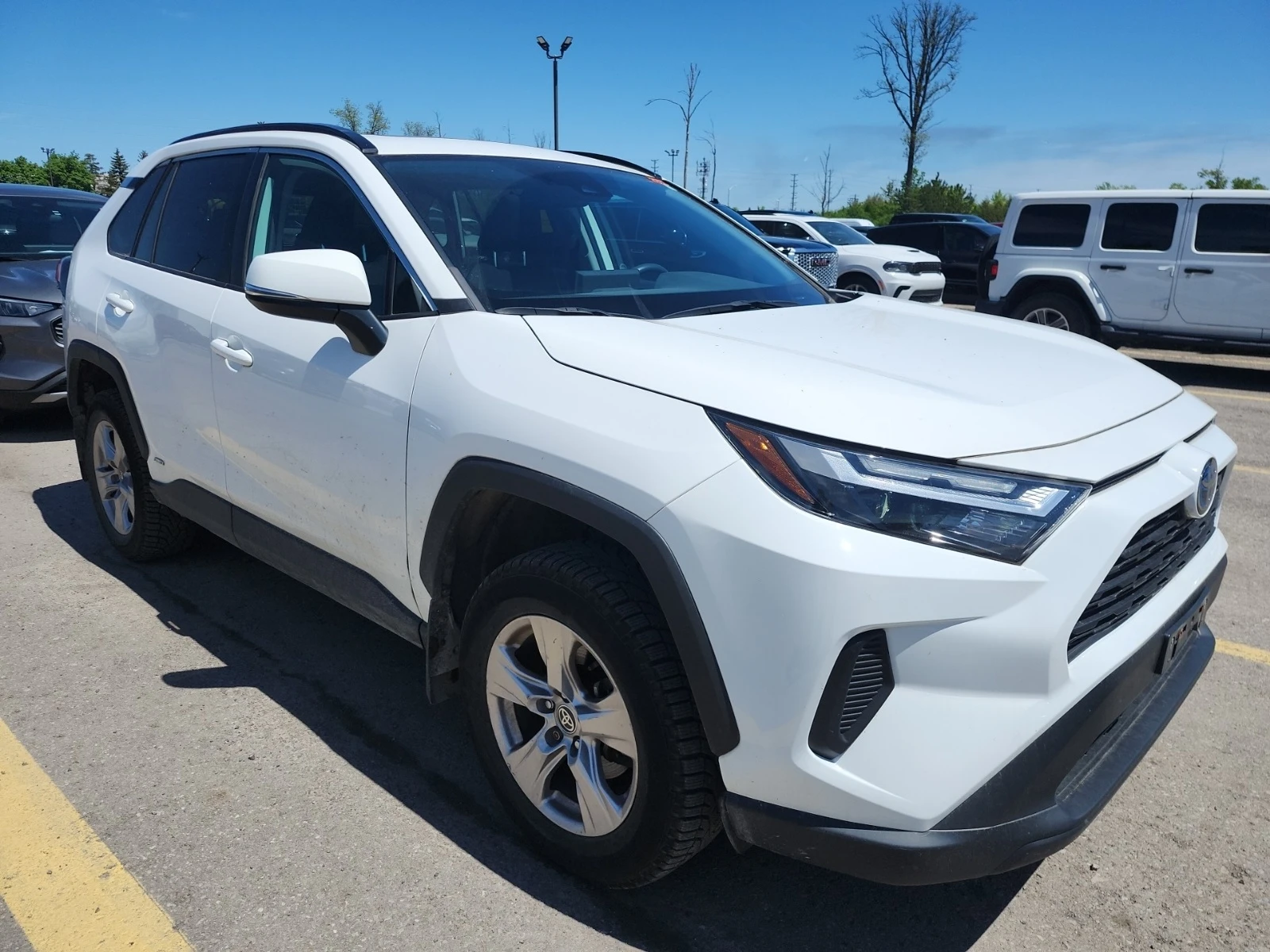 Toyota Rav4 HYBRID XLE * * CARFAX * * АВТО КРЕДИТ * * , снимка 2 - Автомобили и джипове - 54659291