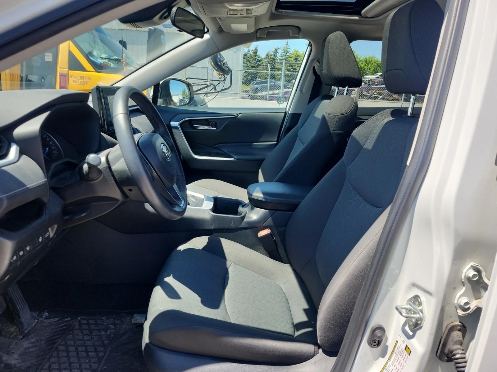 Toyota Rav4 HYBRID XLE * * CARFAX * * АВТО КРЕДИТ * * , снимка 5 - Автомобили и джипове - 54659291