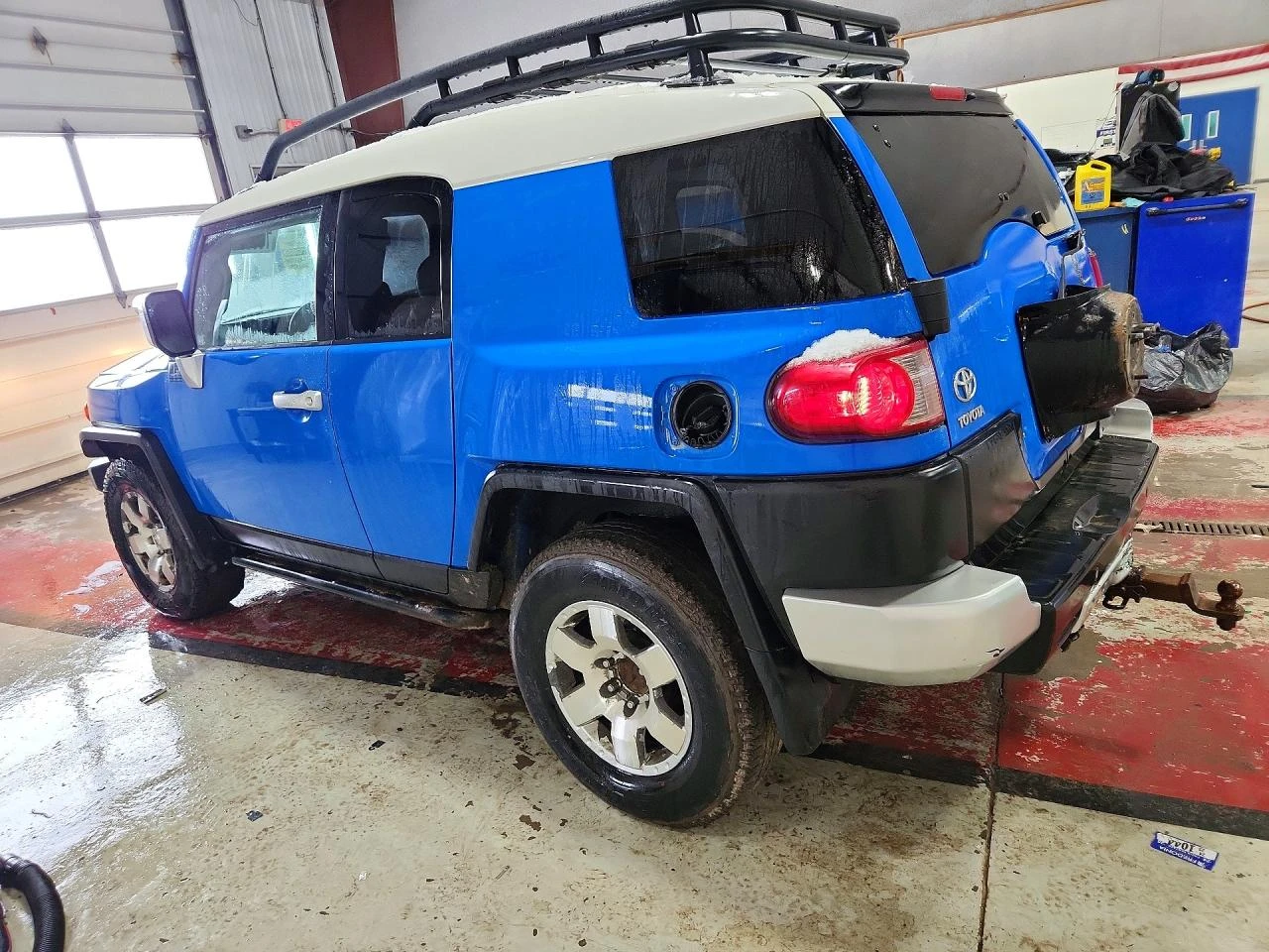 Toyota Fj cruiser 4.0 | V6 | 4x4 | AUTO, снимка 2 - Автомобили и джипове - 54844516