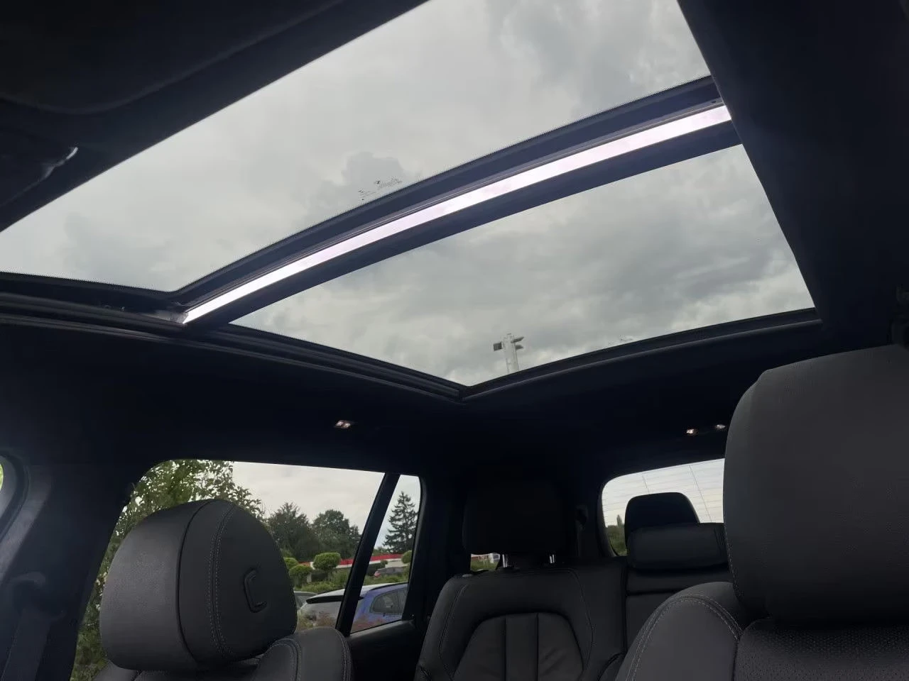 BMW X7 40d/xDRIVE/340HP/SOFTCLOSE/MSPORT/PANO/360/631z, снимка 14 - Автомобили и джипове - 55395934