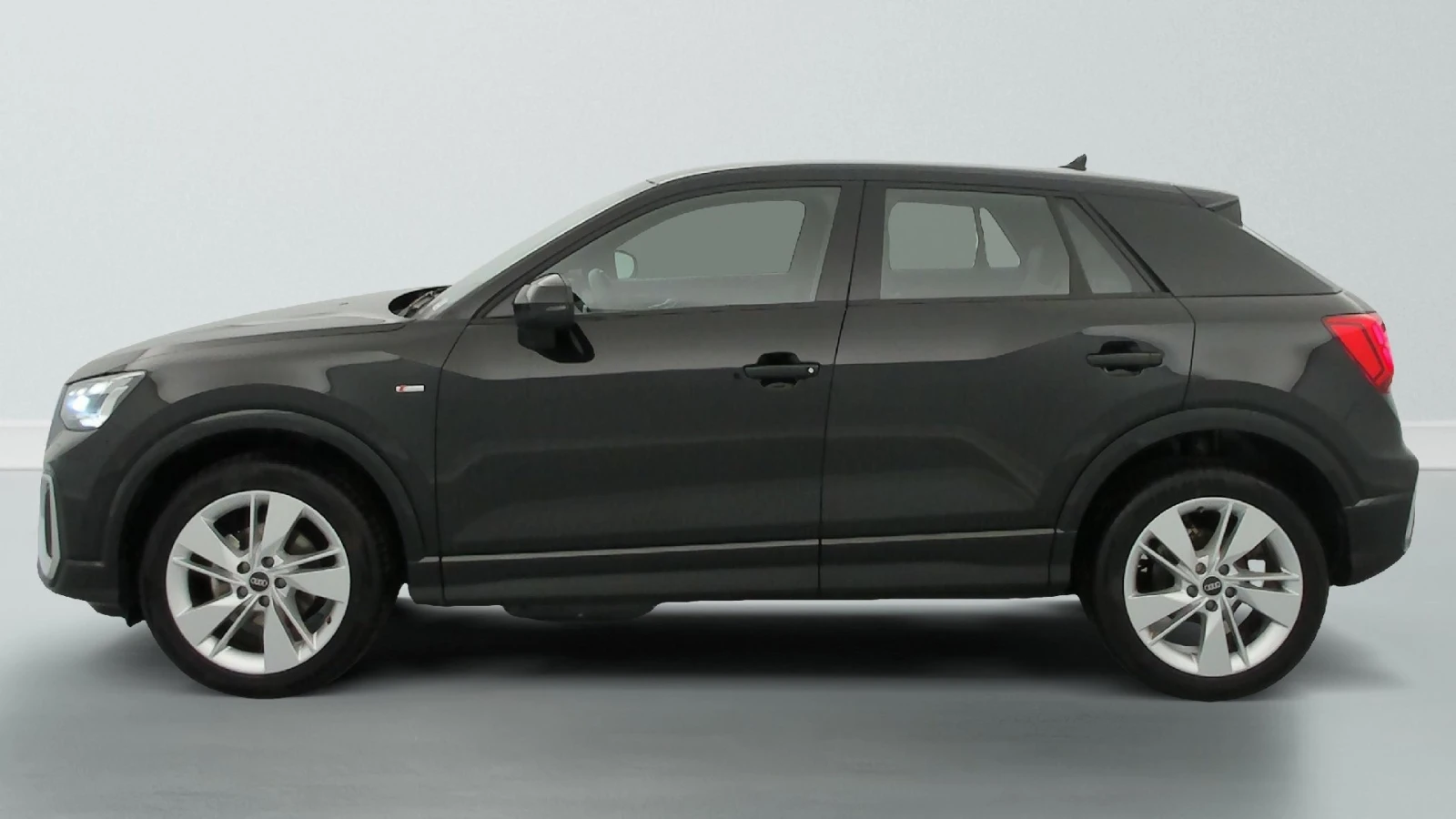 Audi Q2 35 TFSI S Line АВТОМАТИК КОЖА, снимка 5 - Автомобили и джипове - 56068039