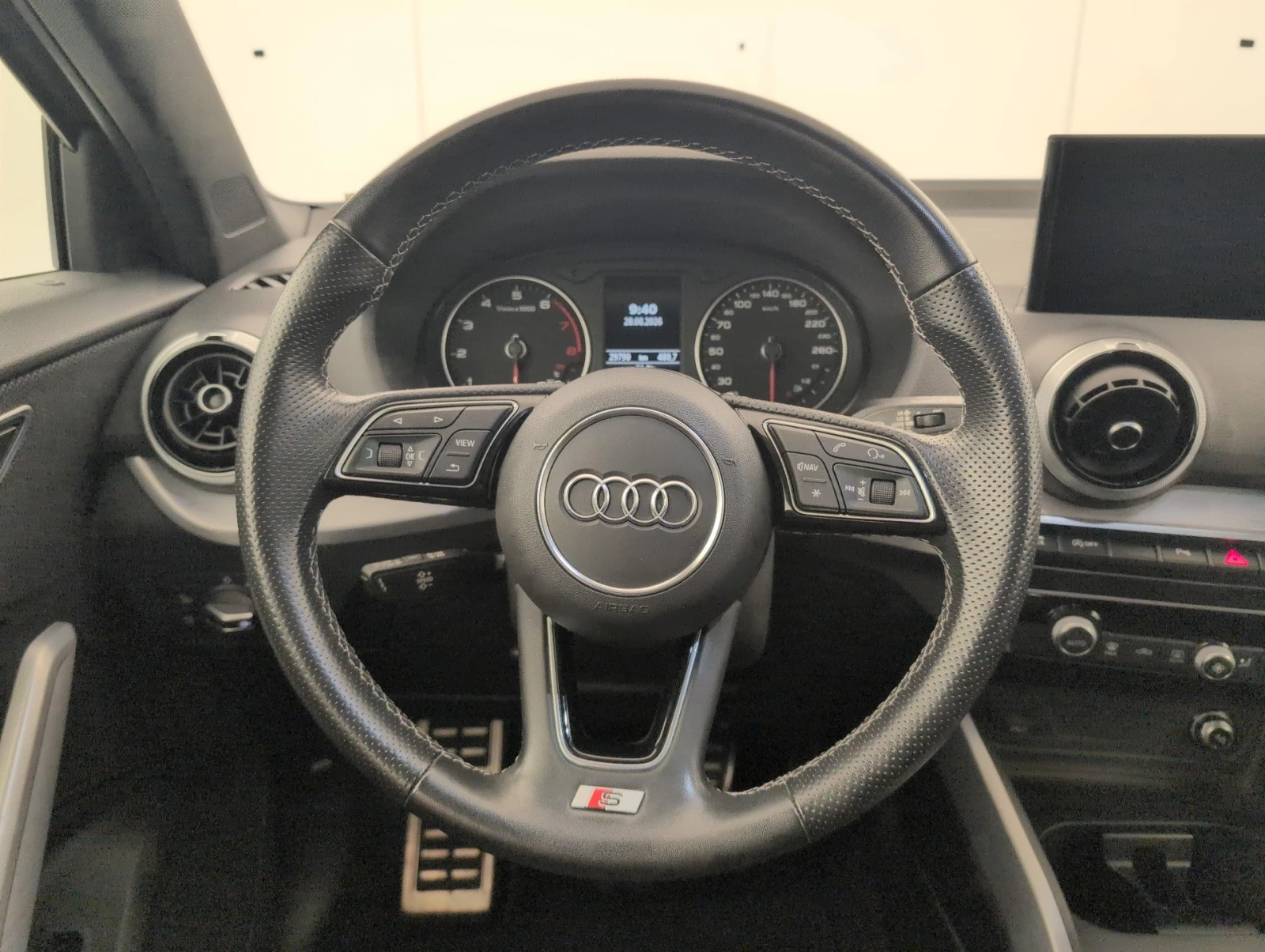 Audi Q2 35 TFSI S Line АВТОМАТИК КОЖА, снимка 10 - Автомобили и джипове - 56068039
