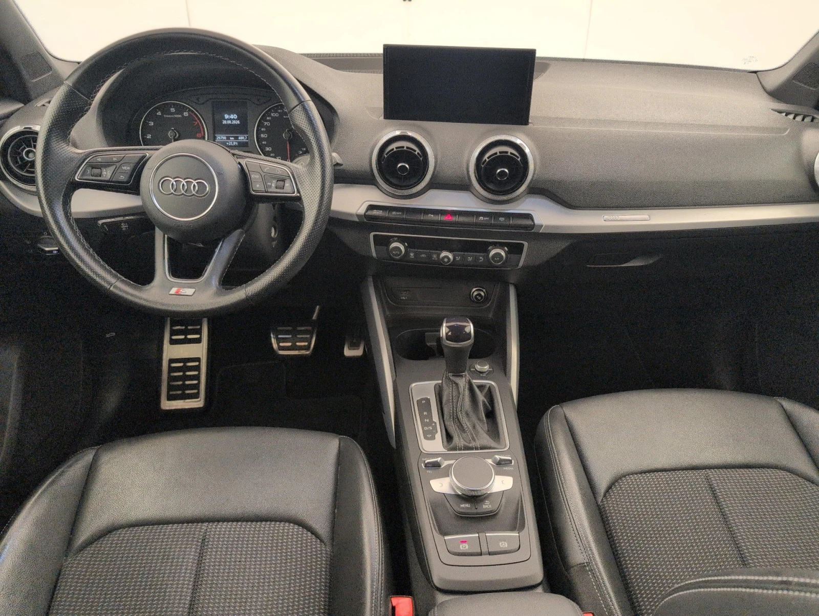 Audi Q2 35 TFSI S Line АВТОМАТИК КОЖА, снимка 12 - Автомобили и джипове - 56068039