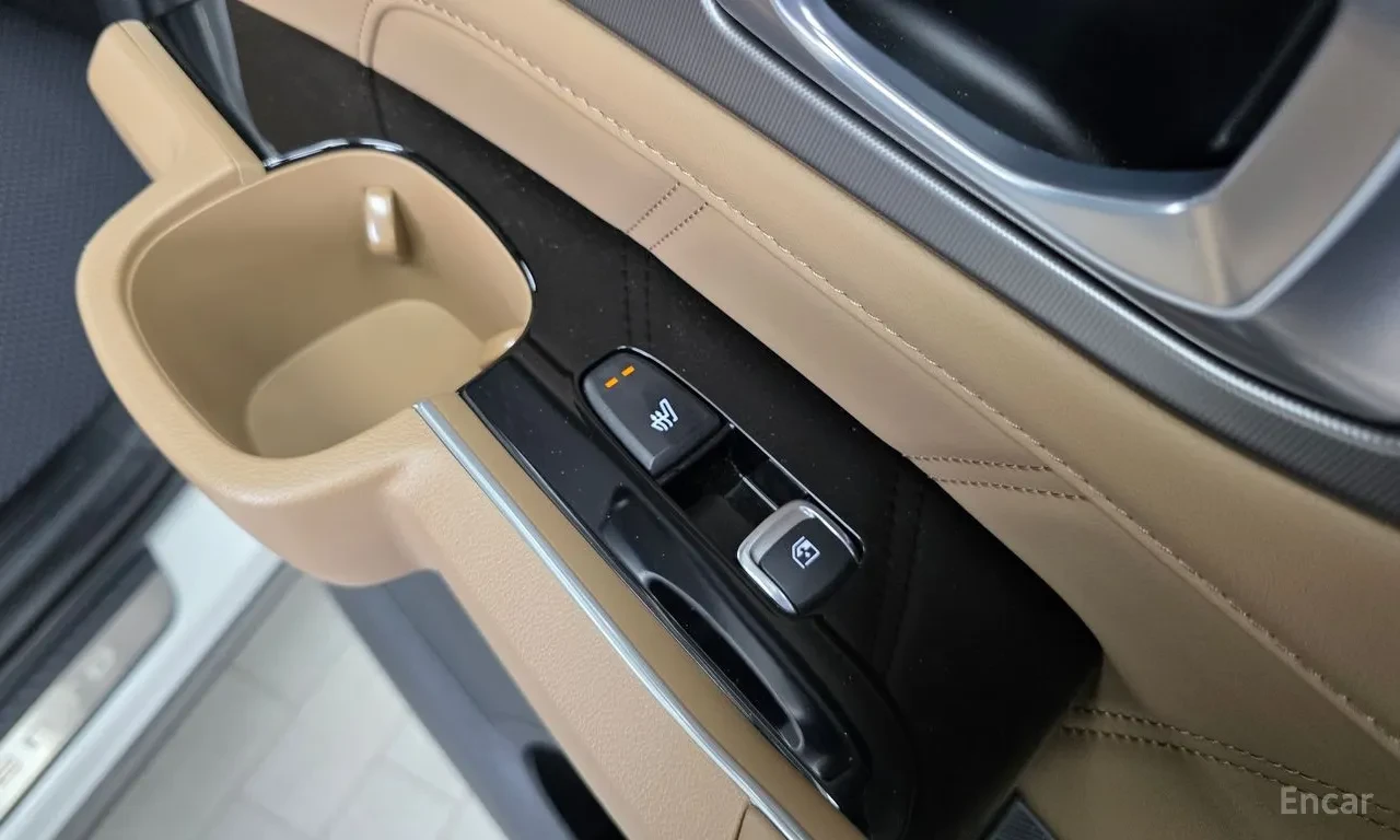 Kia Sorento SIHNATURE* FULL* 360 КАМЕРИ* ДИСТРОНИК* КРАЙНА ЦЕН, снимка 14 - Автомобили и джипове - 56595862