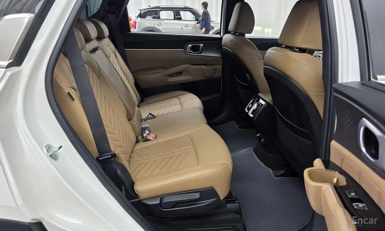 Kia Sorento SIHNATURE* FULL* 360 КАМЕРИ* ДИСТРОНИК* КРАЙНА ЦЕН, снимка 13 - Автомобили и джипове - 56595862