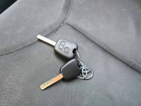 Toyota Aygo 1.0 VVTI 16V  Бензин, снимка 15