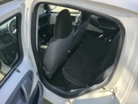 Toyota Aygo 1.0 VVTI 16V  Бензин, снимка 13