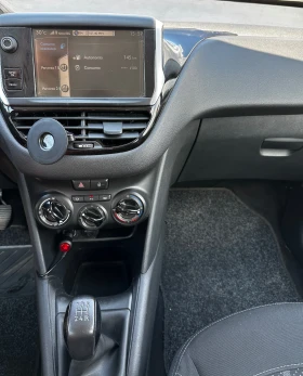 Peugeot 208, снимка 14