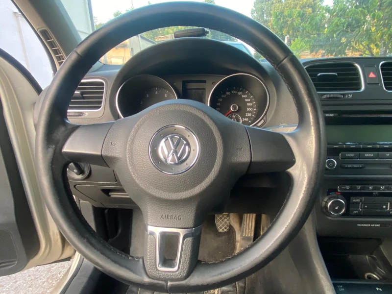 VW Golf 1.4 90 2010год, снимка 8 - Автомобили и джипове - 47529223